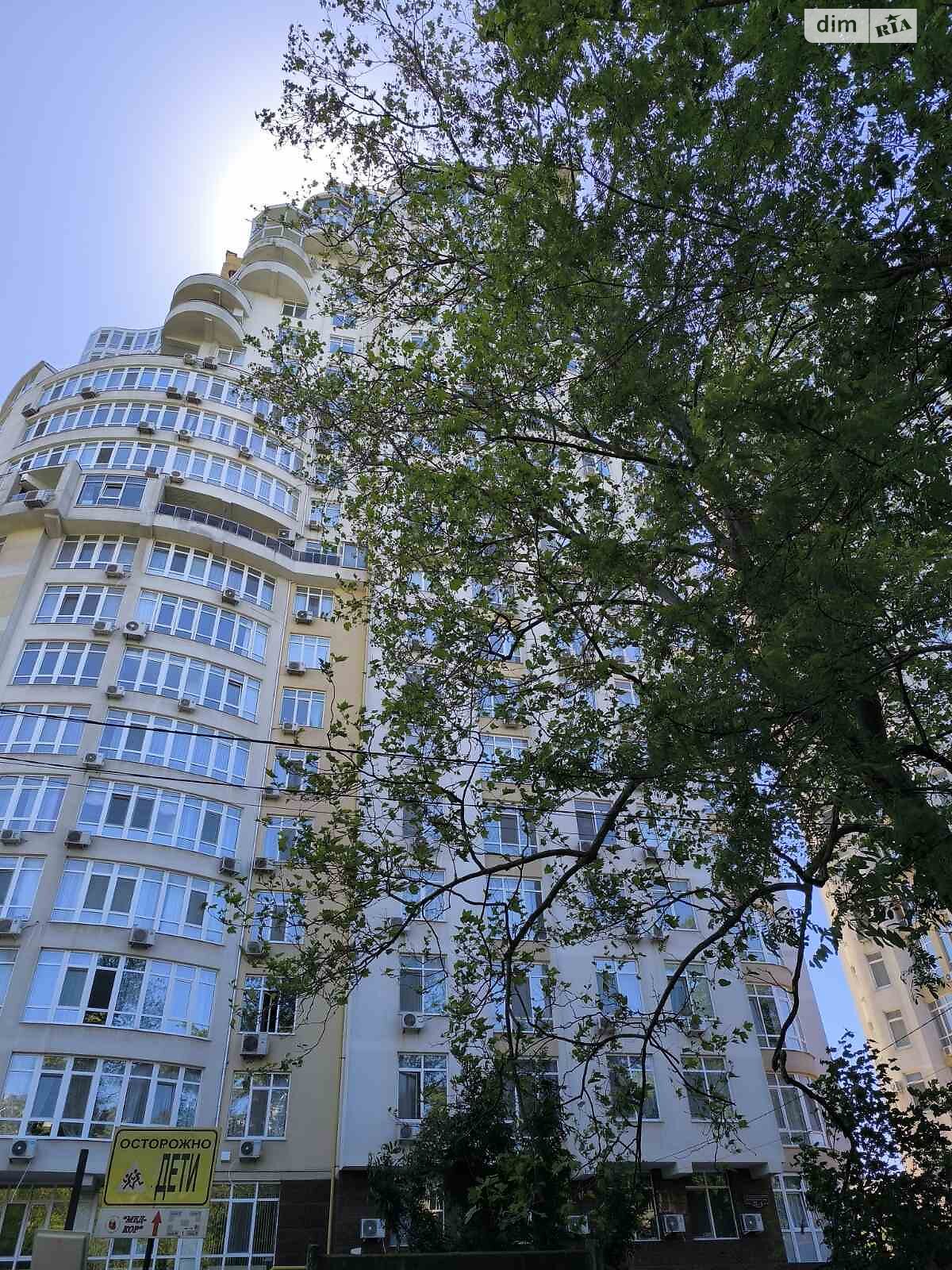 Продаж трикімнатної квартири в Одесі, на бул. Французький 22 корпус 2, район Приморський фото 1 Продаж трикімнатної квартири в Одесі, на бул. Французький 22 корпус 2, район Приморський фото 1