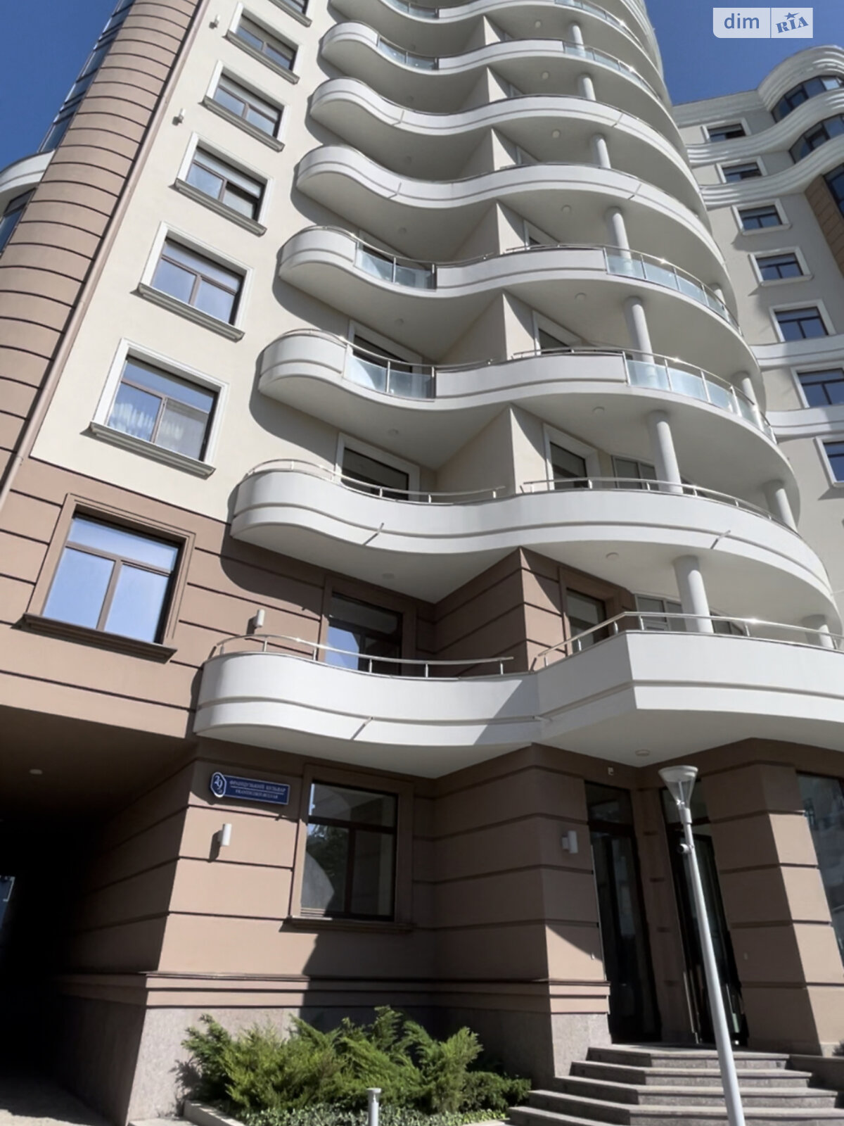 Продаж трикімнатної квартири в Одесі, на бул. Французький, район Приморський фото 1 Продаж трикімнатної квартири в Одесі, на бул. Французький, район Приморський фото 1