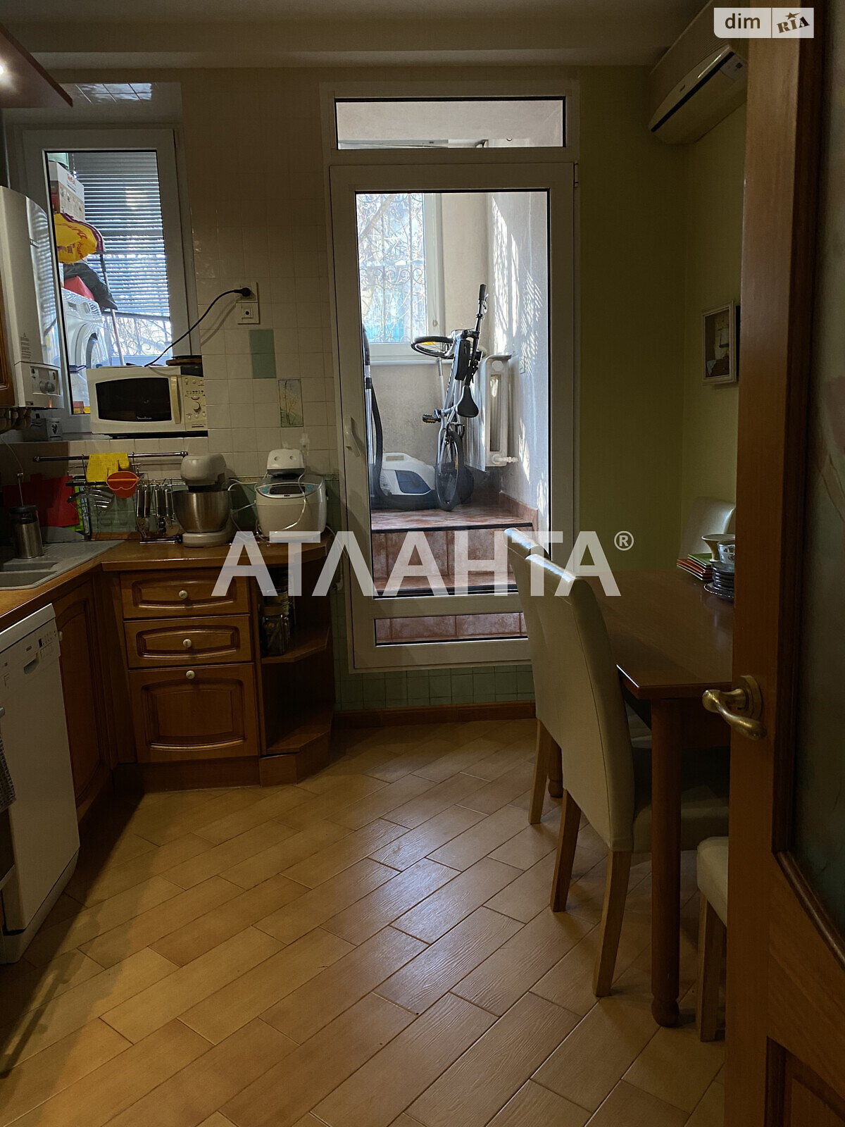 Продаж чотирикімнатної квартири в Одесі, на бул. Французький, район Приморський фото 1 Продаж чотирикімнатної квартири в Одесі, на бул. Французький, район Приморський фото 1