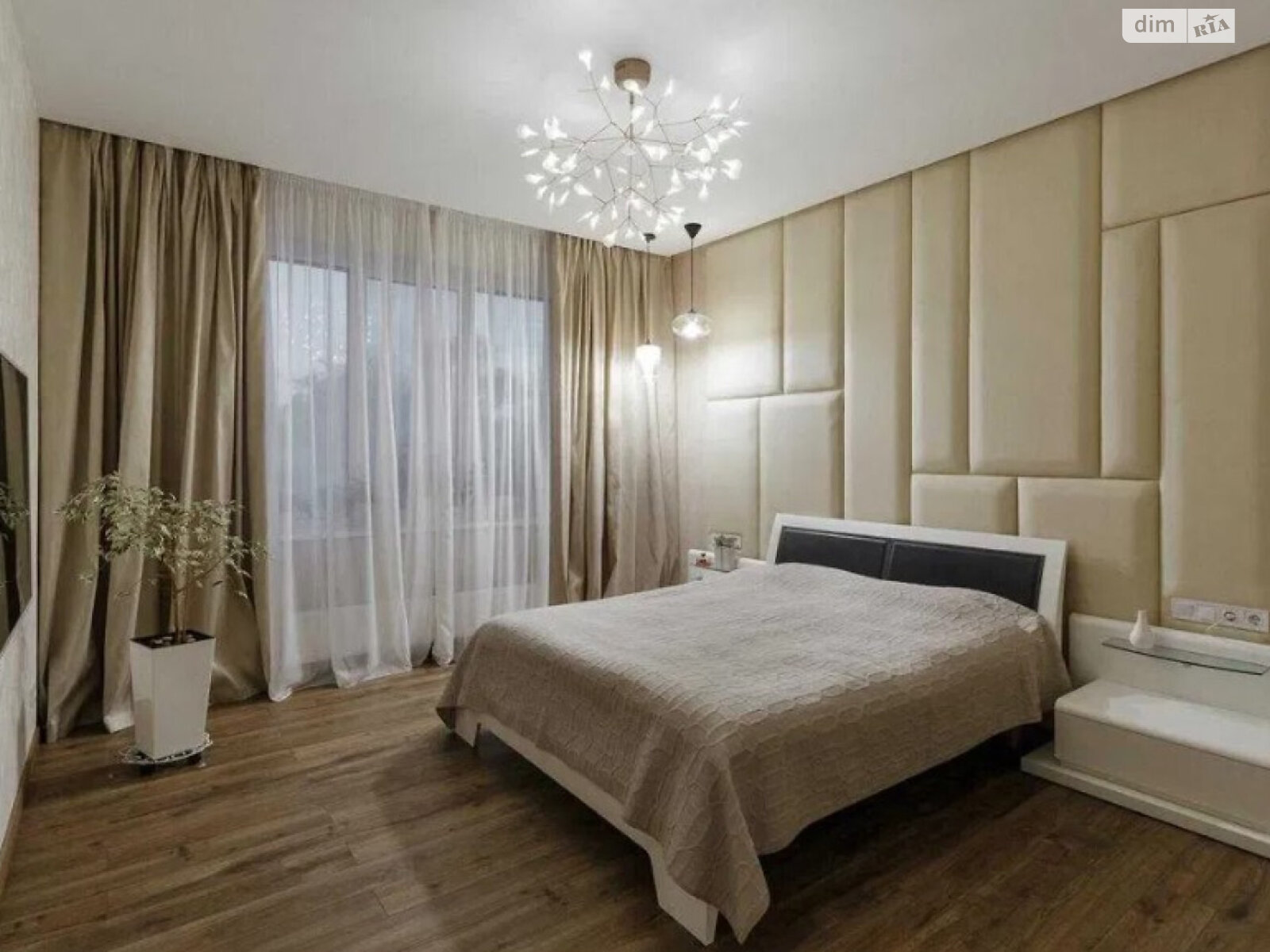 Продаж трикімнатної квартири в Одесі, на бул. Французький, район Приморський фото 1 Продаж трикімнатної квартири в Одесі, на бул. Французький, район Приморський фото 1
