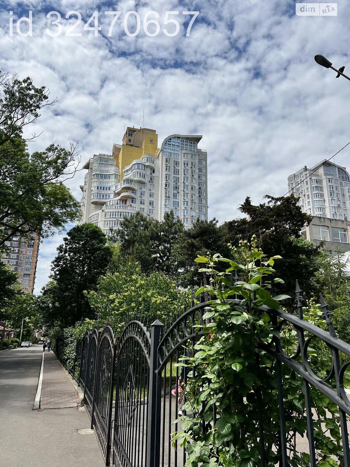 Продаж трикімнатної квартири в Одесі, на бул. Французький, район Приморський фото 1 Продаж трикімнатної квартири в Одесі, на бул. Французький, район Приморський фото 1