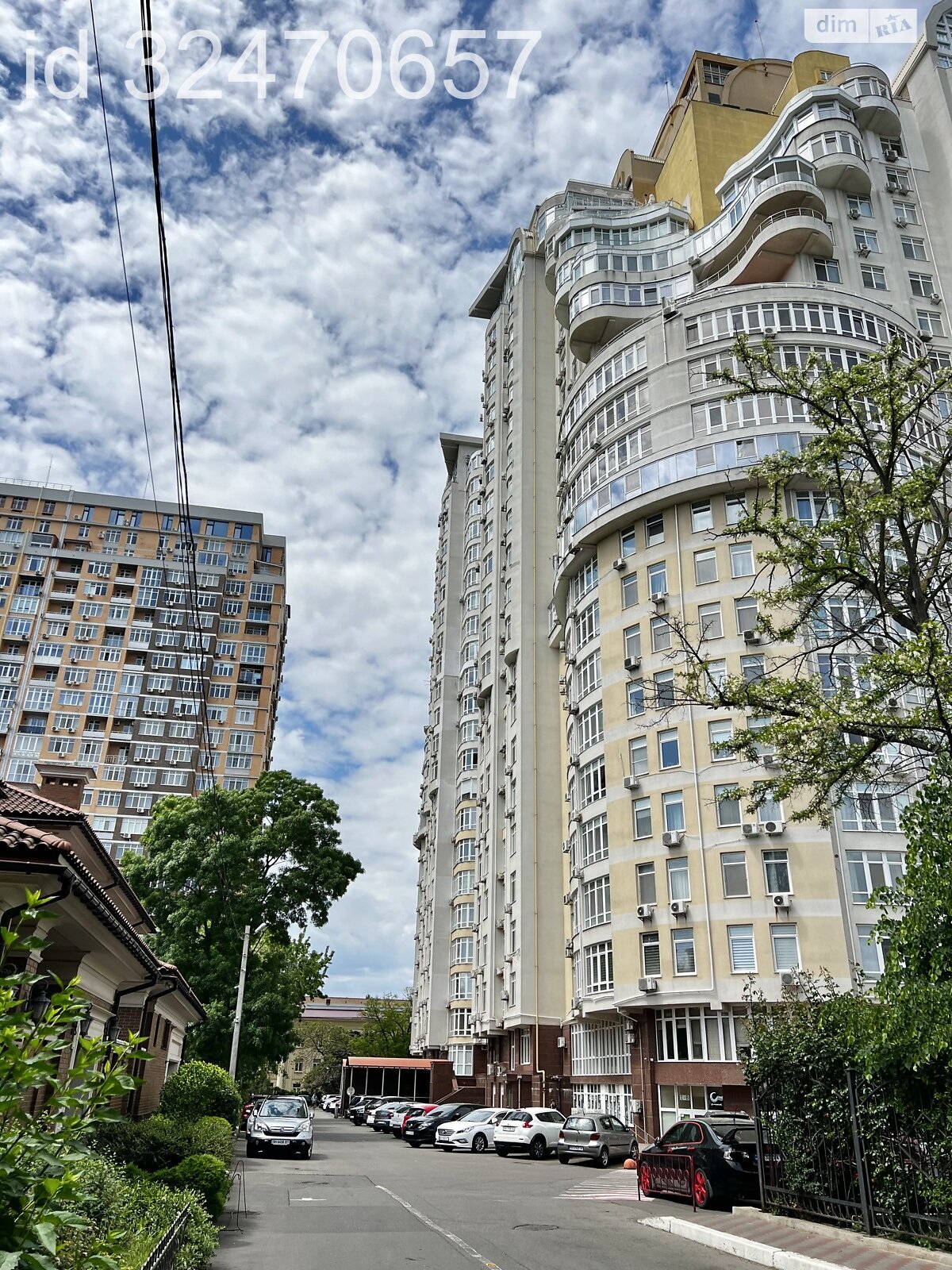Продаж трикімнатної квартири в Одесі, на бул. Французький, район Приморський фото 1 Продаж трикімнатної квартири в Одесі, на бул. Французький, район Приморський фото 1