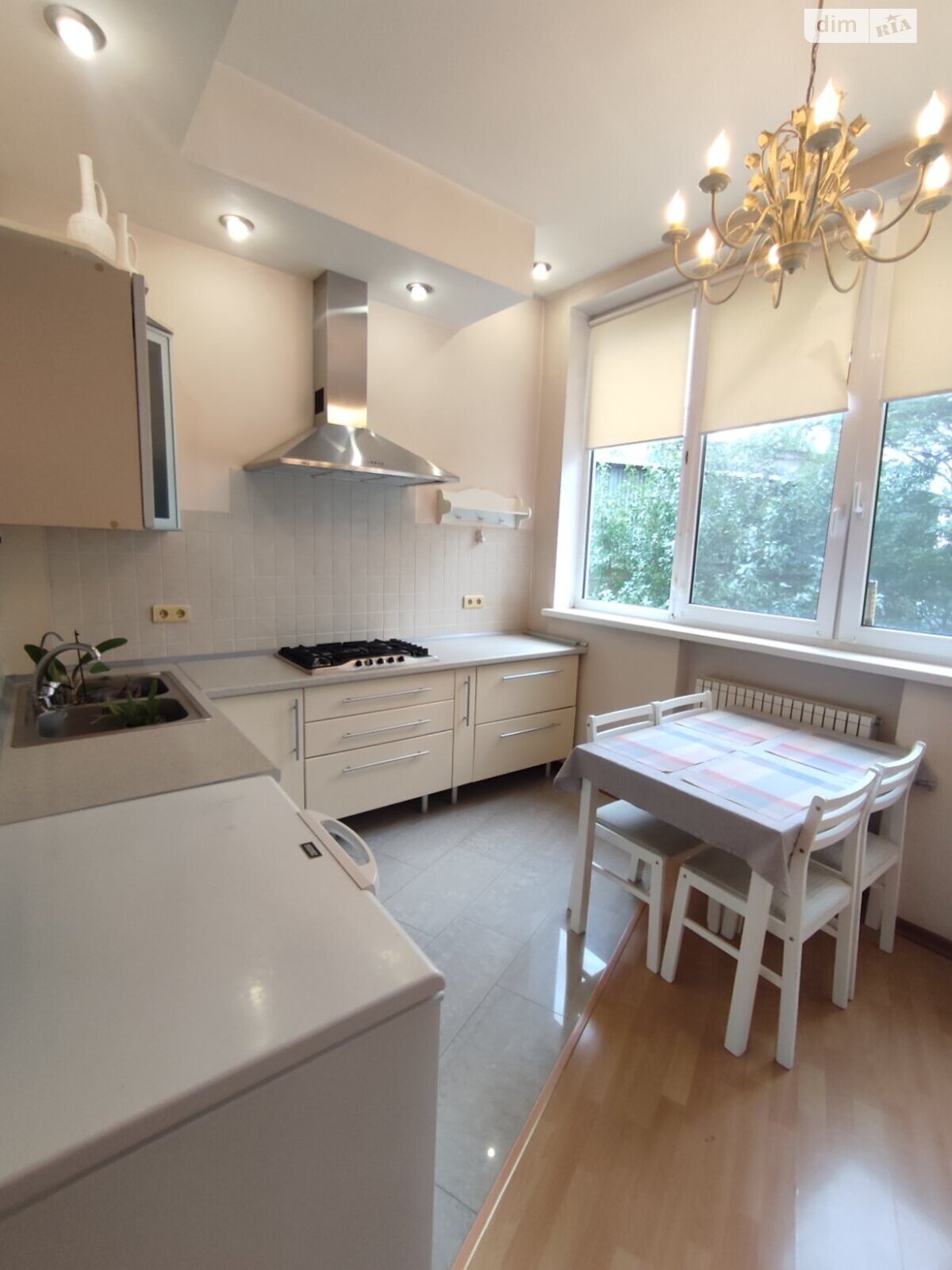 Продаж двокімнатної квартири в Одесі, на бул. Французький, район Приморський фото 1 Продаж двокімнатної квартири в Одесі, на бул. Французький, район Приморський фото 1