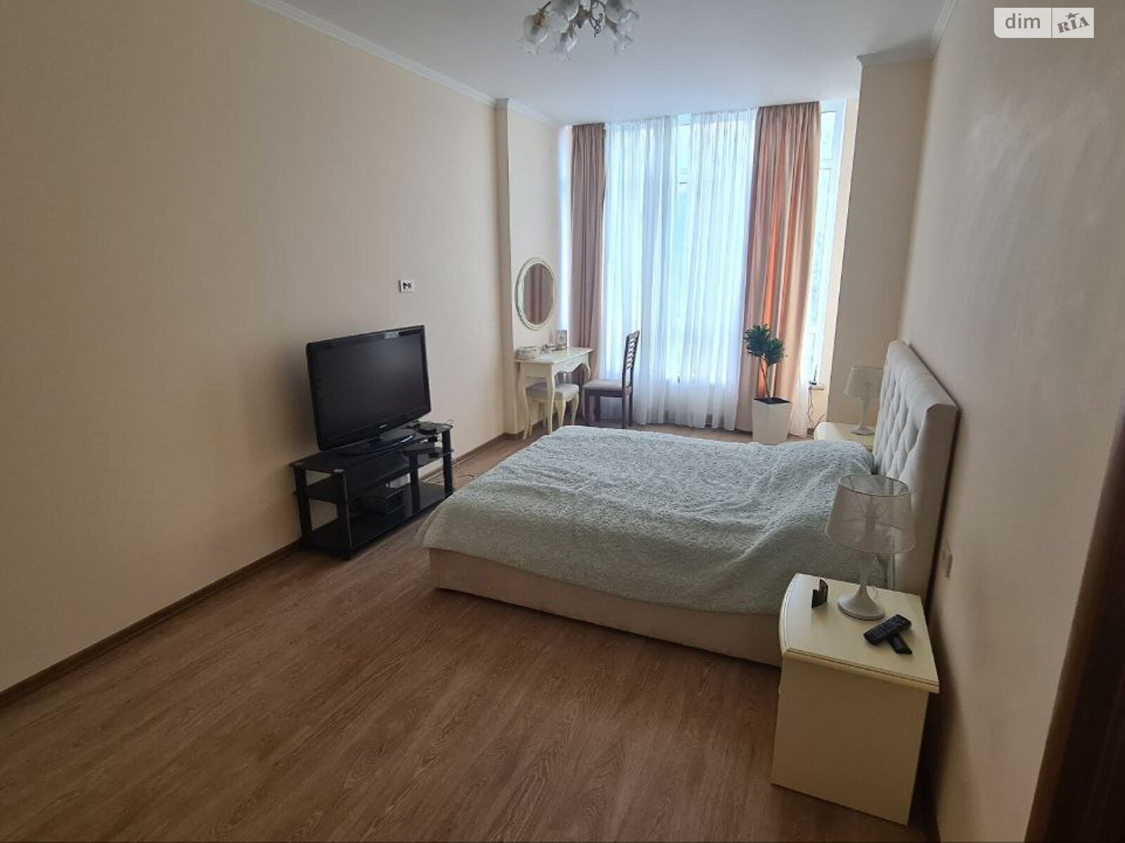 Продажа однокомнатной квартиры в Одессе, на бул. Французский 22 корпус 4, район Приморский фото 1 Продажа однокомнатной квартиры в Одессе, на бул. Французский 22 корпус 4, район Приморский фото 1