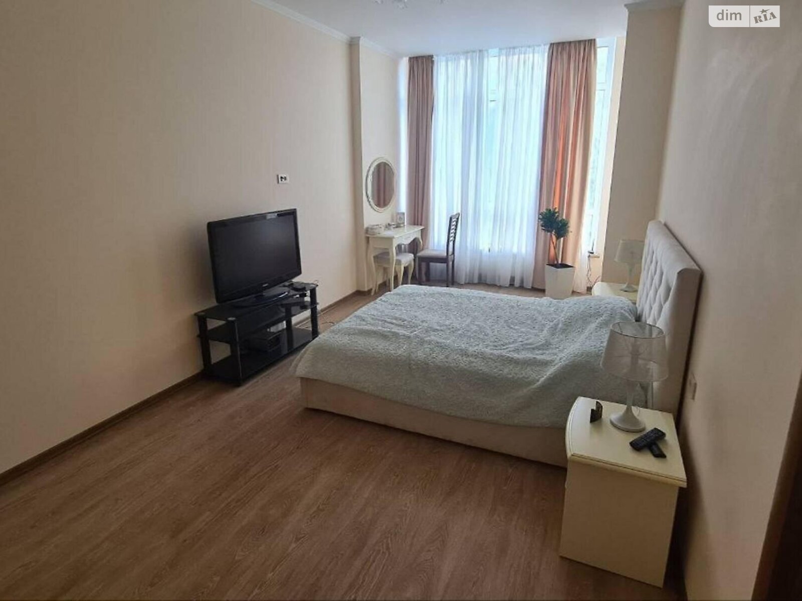 Продажа однокомнатной квартиры в Одессе, на бул. Французский, район Приморский фото 1 Продажа однокомнатной квартиры в Одессе, на бул. Французский, район Приморский фото 1