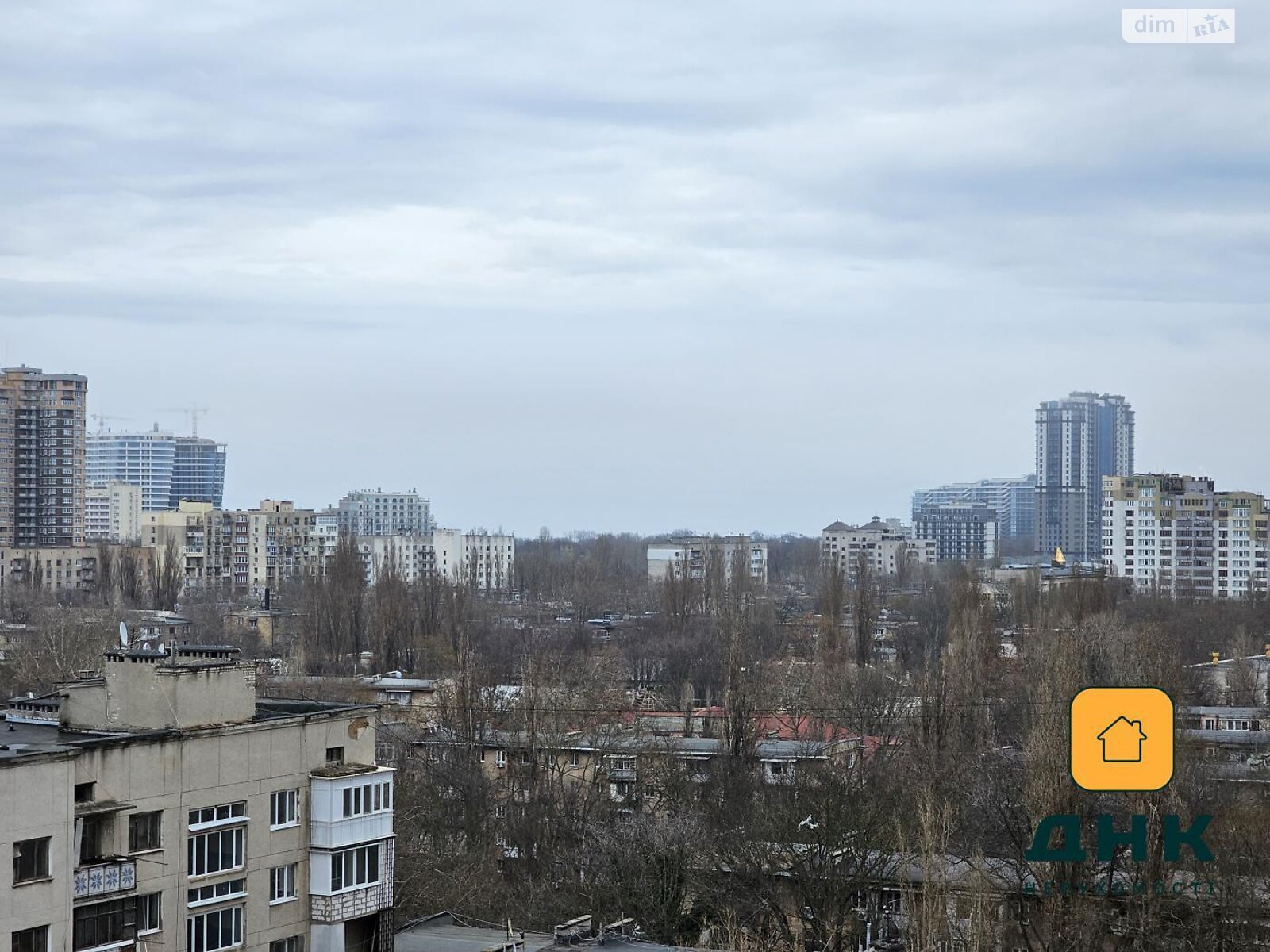 Продаж трикімнатної квартири в Одесі, на просп. Гагаріна 19 корпус 3, район Приморський фото 1