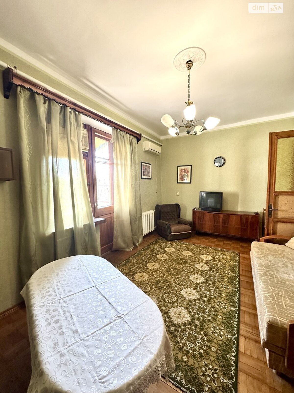 Продаж трикімнатної квартири в Одесі, на просп. Гагаріна, район Приморський фото 1 Продаж трикімнатної квартири в Одесі, на просп. Гагаріна, район Приморський фото 1