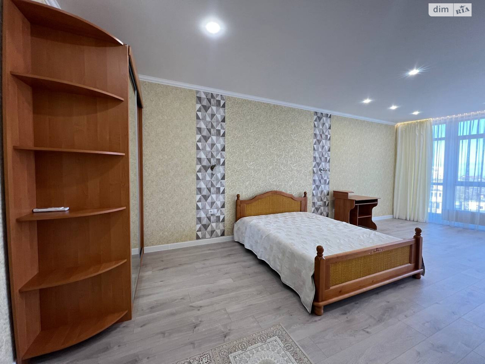 Продаж однокімнатної квартири в Одесі, на просп. Гагаріна, район Приморський фото 1 Продаж однокімнатної квартири в Одесі, на просп. Гагаріна, район Приморський фото 1