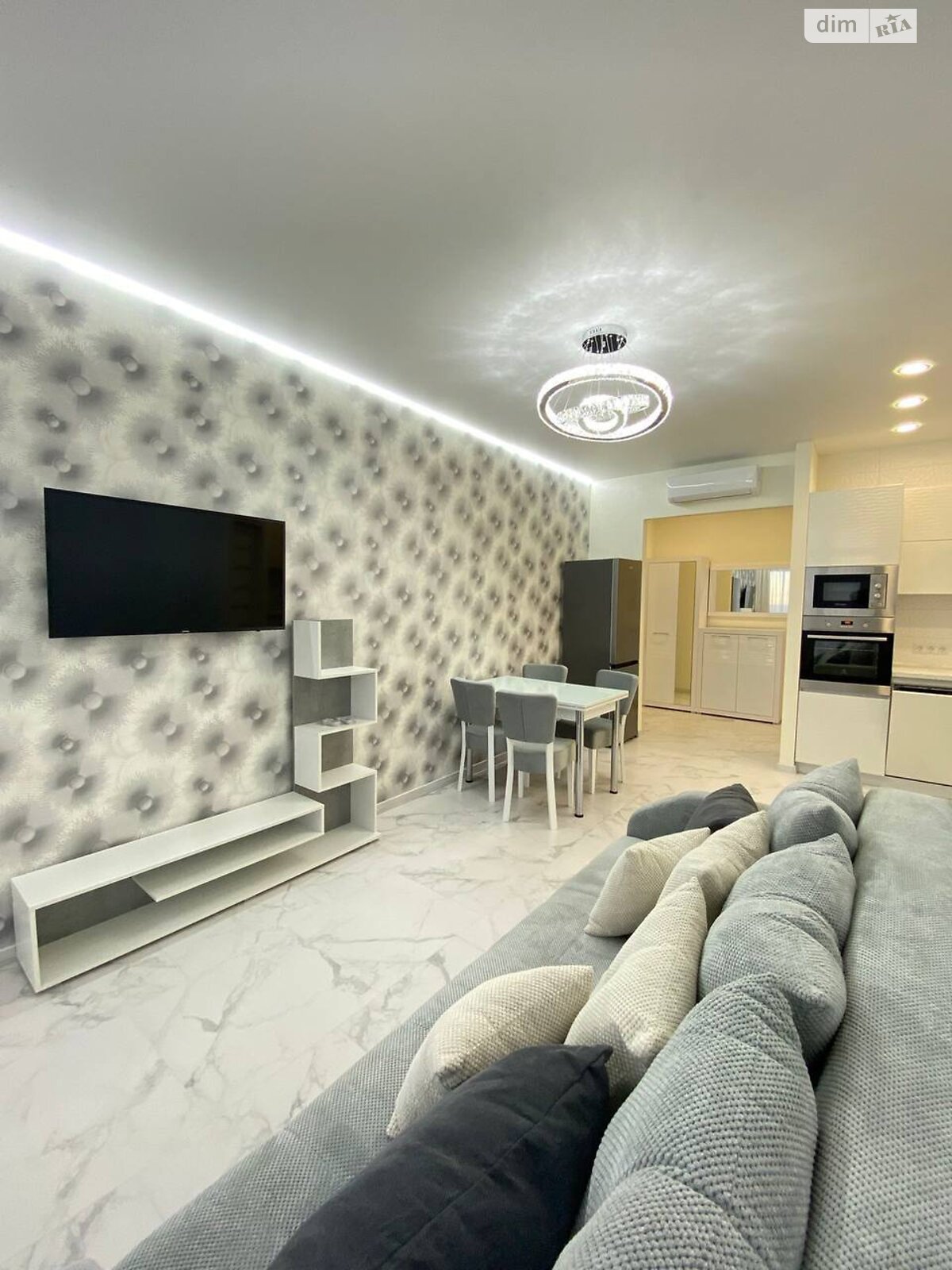 Продаж двокімнатної квартири в Одесі, на просп. Гагаріна, район Приморський фото 1 Продаж двокімнатної квартири в Одесі, на просп. Гагаріна, район Приморський фото 1