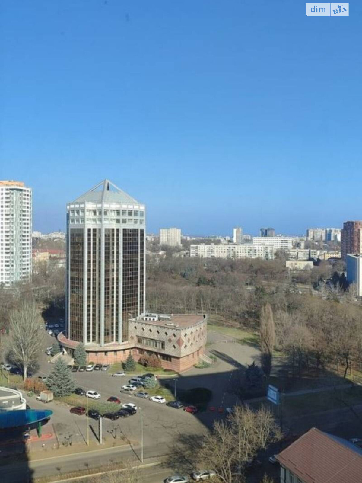 Продаж трикімнатної квартири в Одесі, на просп. Гагаріна 19А, район Приморський фото 1 Продаж трикімнатної квартири в Одесі, на просп. Гагаріна 19А, район Приморський фото 1