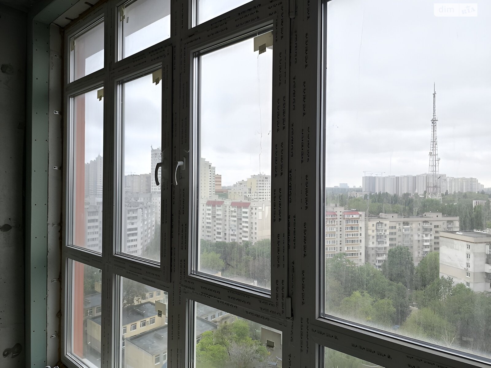 Продаж однокімнатної квартири в Одесі, на просп. Гагаріна 19Г, район Приморський фото 1 Продаж однокімнатної квартири в Одесі, на просп. Гагаріна 19Г, район Приморський фото 1