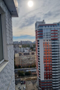 Продаж однокімнатної квартири в Одесі, на просп. Гагаріна 19 корпус 4, район Приморський фото 2
