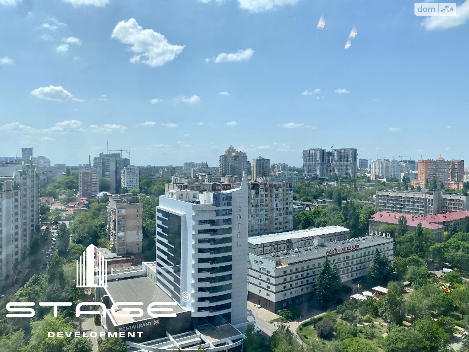 Продаж трикімнатної квартири в Одесі, на вул. Генуезька 1, район Приморський фото 1