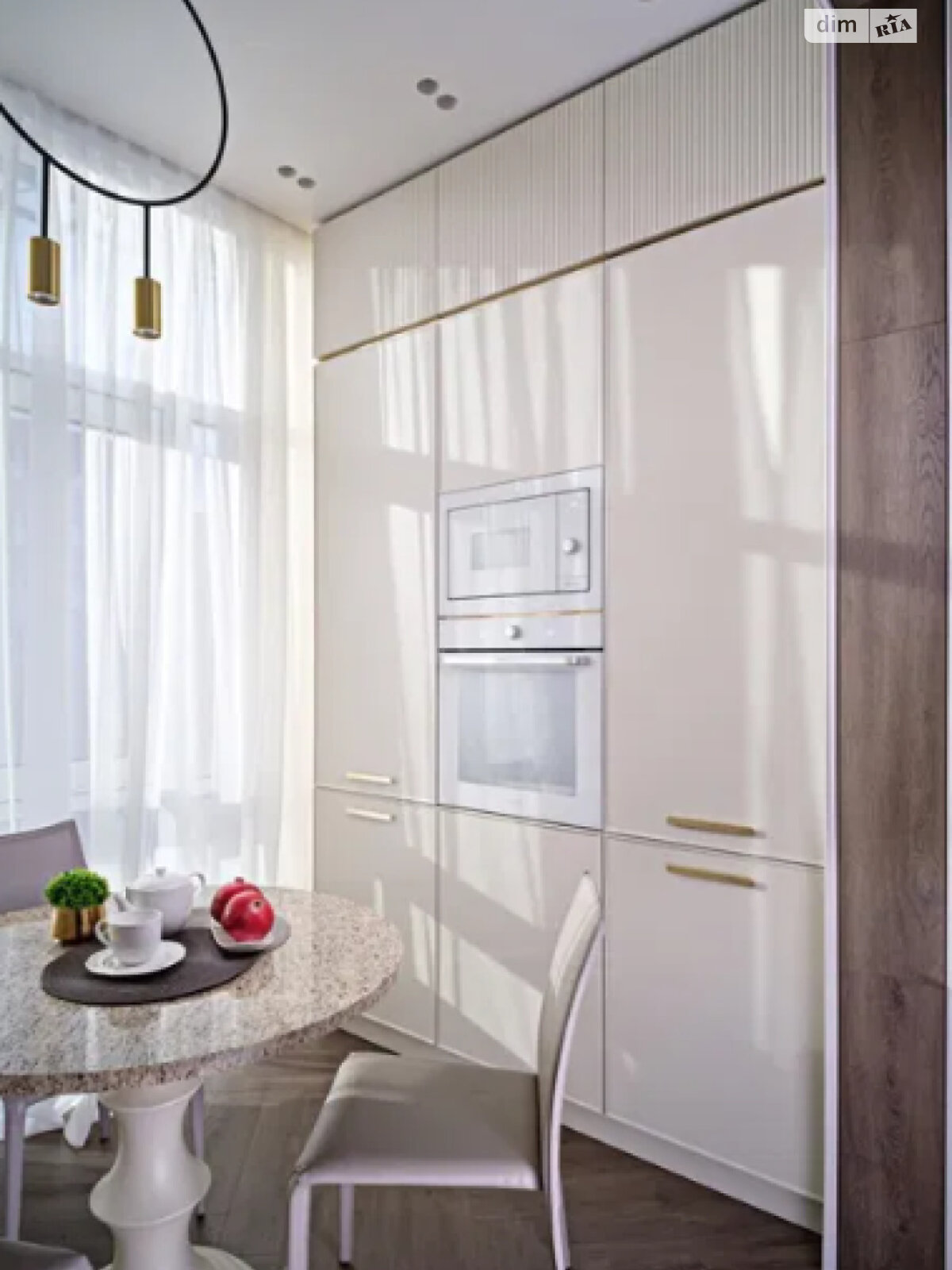Продажа трехкомнатной квартиры в Одессе, на ул. Генуэзская, район Приморский фото 1 Продажа трехкомнатной квартиры в Одессе, на ул. Генуэзская, район Приморский фото 1