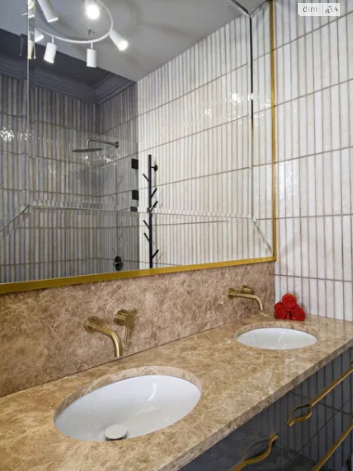 Продажа трехкомнатной квартиры в Одессе, на ул. Генуэзская, район Приморский фото 1 Продажа трехкомнатной квартиры в Одессе, на ул. Генуэзская, район Приморский фото 1