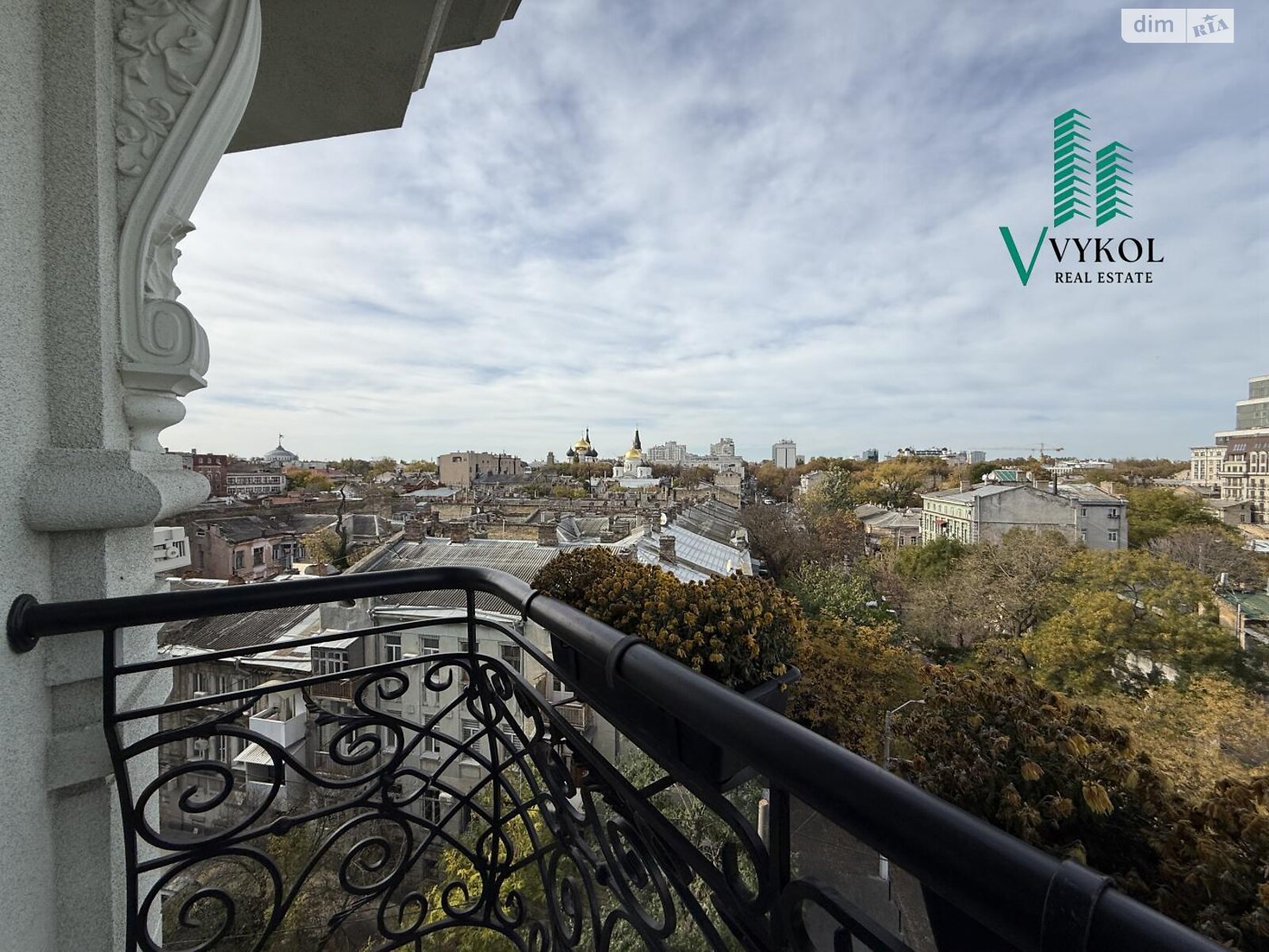 Продаж чотирикімнатної квартири в Одесі, на вул. Гімназична 13, район Приморський фото 1 Продаж чотирикімнатної квартири в Одесі, на вул. Гімназична 13, район Приморський фото 1