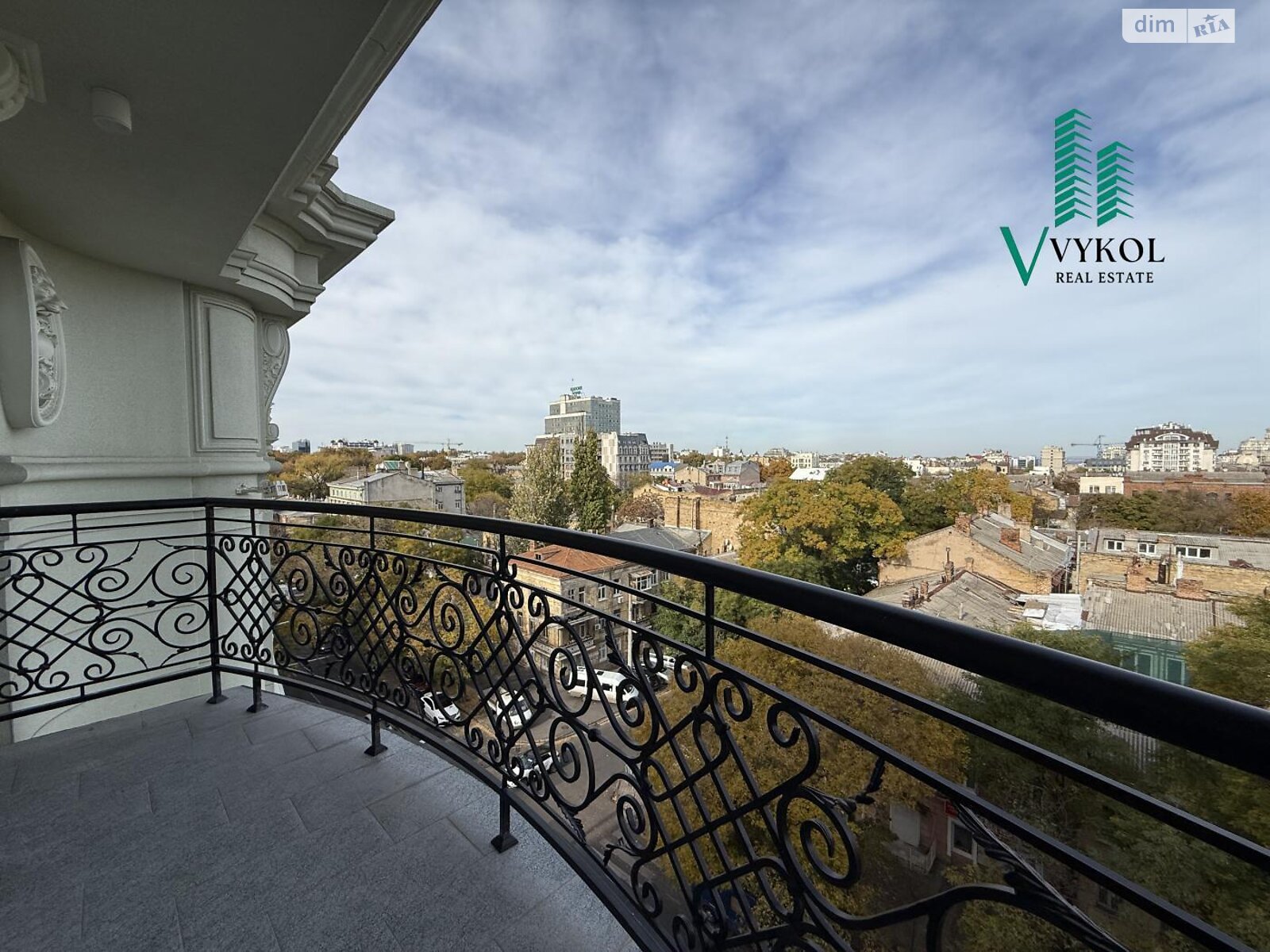 Продаж чотирикімнатної квартири в Одесі, на вул. Гімназична 13, район Приморський фото 1 Продаж чотирикімнатної квартири в Одесі, на вул. Гімназична 13, район Приморський фото 1