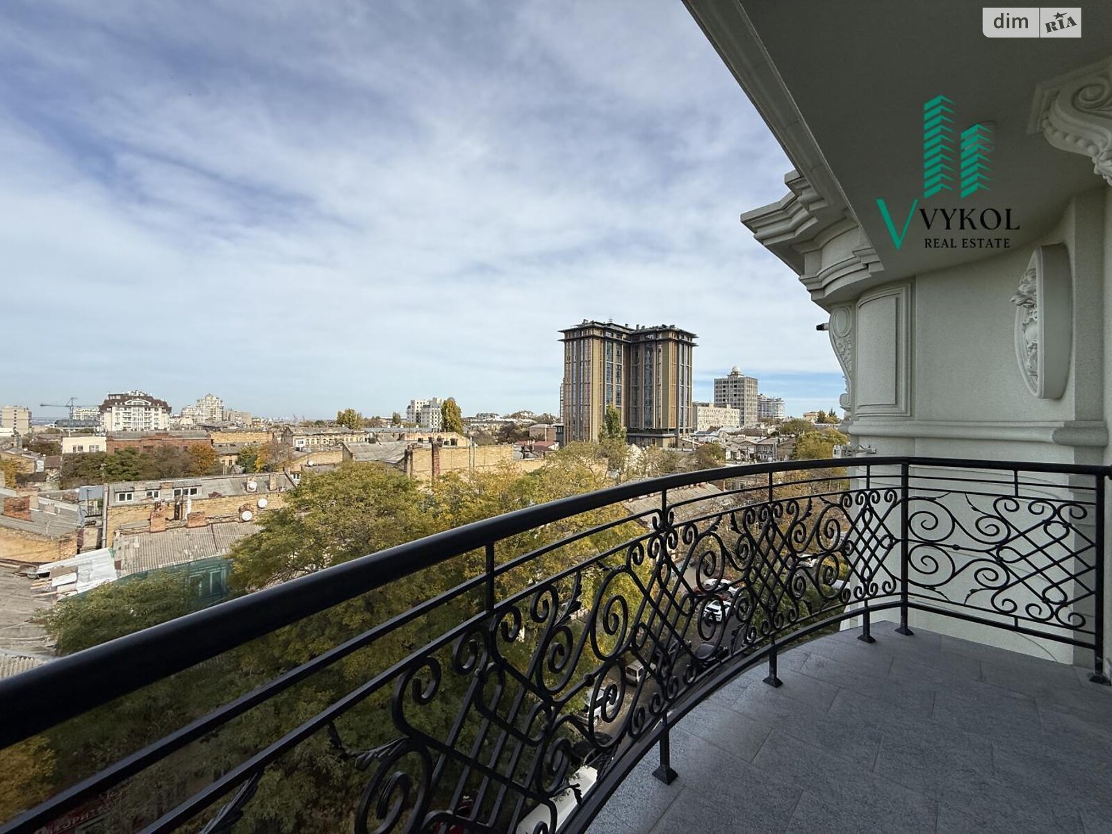 Продаж чотирикімнатної квартири в Одесі, на вул. Гімназична 13, район Приморський фото 1 Продаж чотирикімнатної квартири в Одесі, на вул. Гімназична 13, район Приморський фото 1