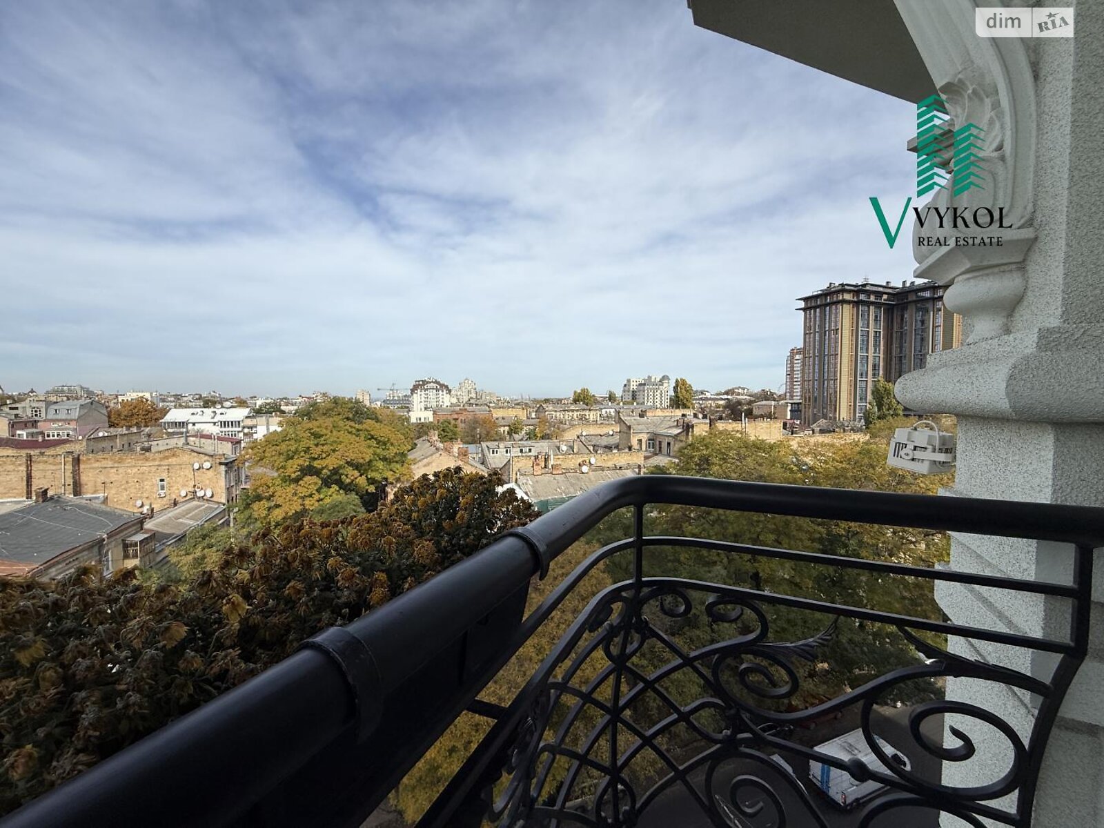 Продаж чотирикімнатної квартири в Одесі, на вул. Гімназична 13, район Приморський фото 1 Продаж чотирикімнатної квартири в Одесі, на вул. Гімназична 13, район Приморський фото 1