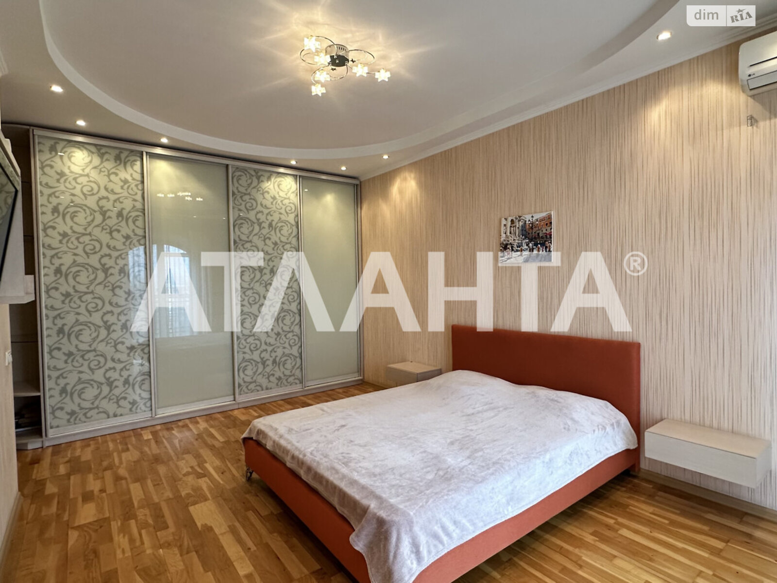 Продажа трехкомнатной квартиры в Одессе, на ул. Гимназическая, район Центр фото 1 Продажа трехкомнатной квартиры в Одессе, на ул. Гимназическая, район Центр фото 1