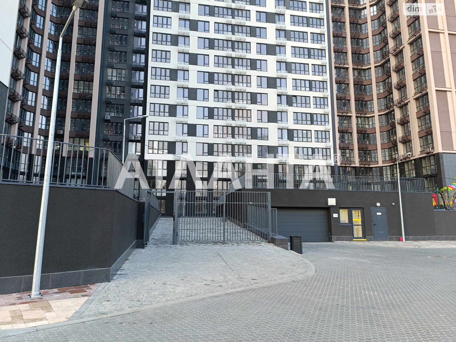 Продаж двокімнатної квартири в Одесі, на вул. Івана Франка, район Приморський фото 1 Продаж двокімнатної квартири в Одесі, на вул. Івана Франка, район Приморський фото 1