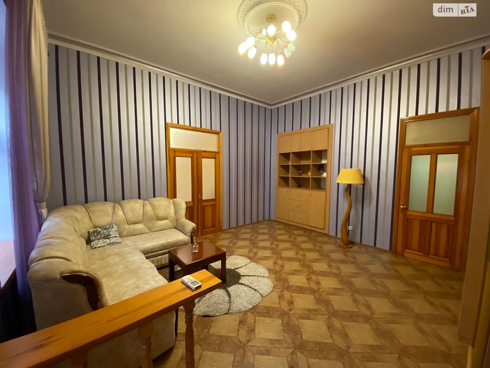 Продажа пятикомнатной квартиры в Одессе, на ул. Жуковского, район Приморский фото 1