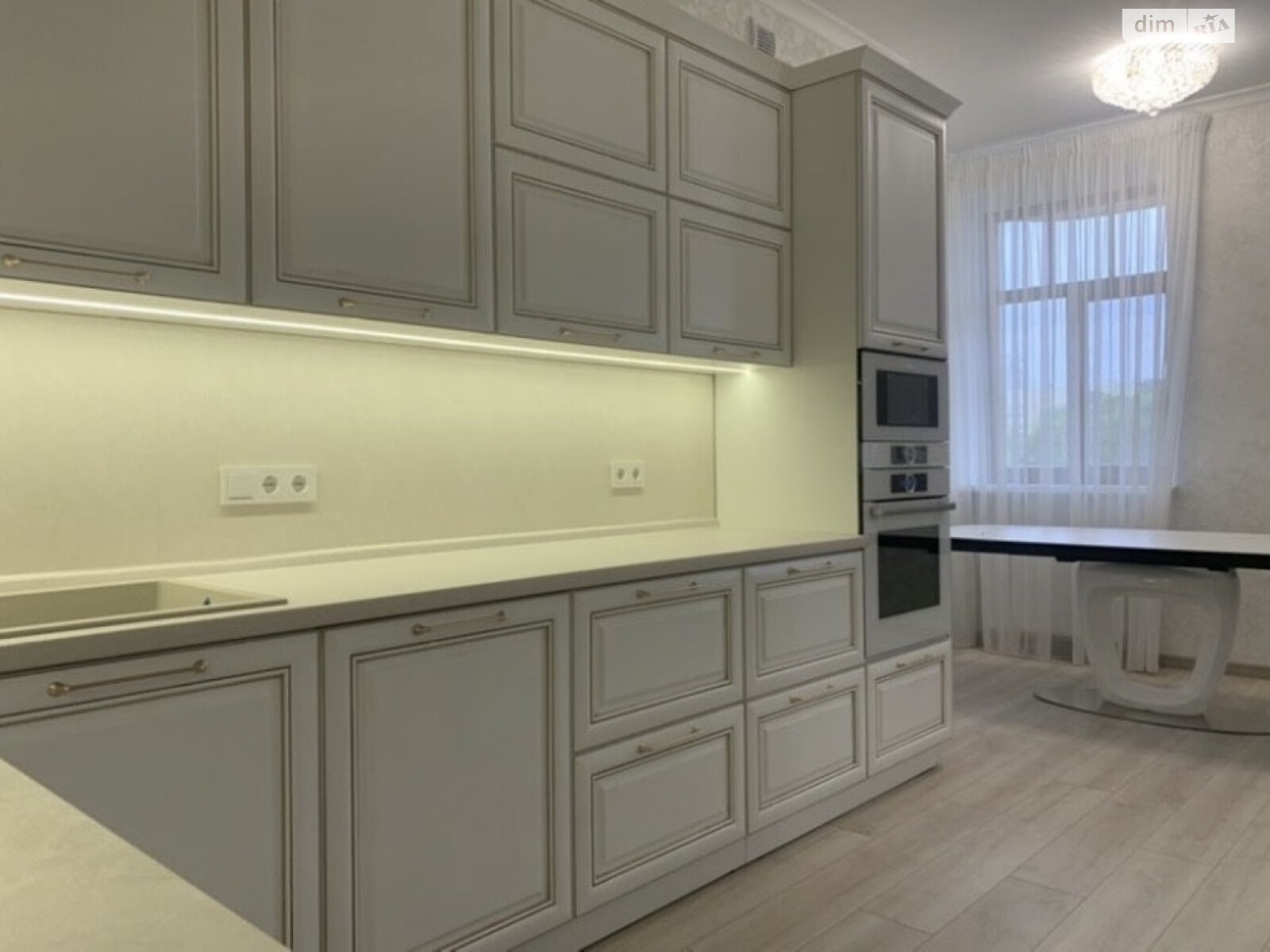 Продажа двухкомнатной квартиры в Одессе, на ул. Святослава Караванского, район Приморский фото 1 Продажа двухкомнатной квартиры в Одессе, на ул. Святослава Караванского, район Приморский фото 1