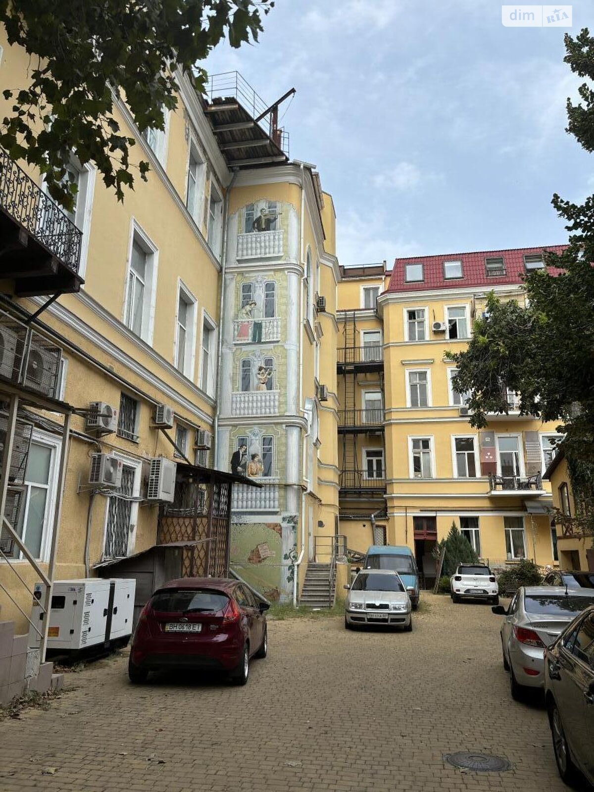 Продажа семикомнатной квартиры в Одессе, на ул. Святослава Караванского 22, район Приморский фото 1 Продажа семикомнатной квартиры в Одессе, на ул. Святослава Караванского 22, район Приморский фото 1
