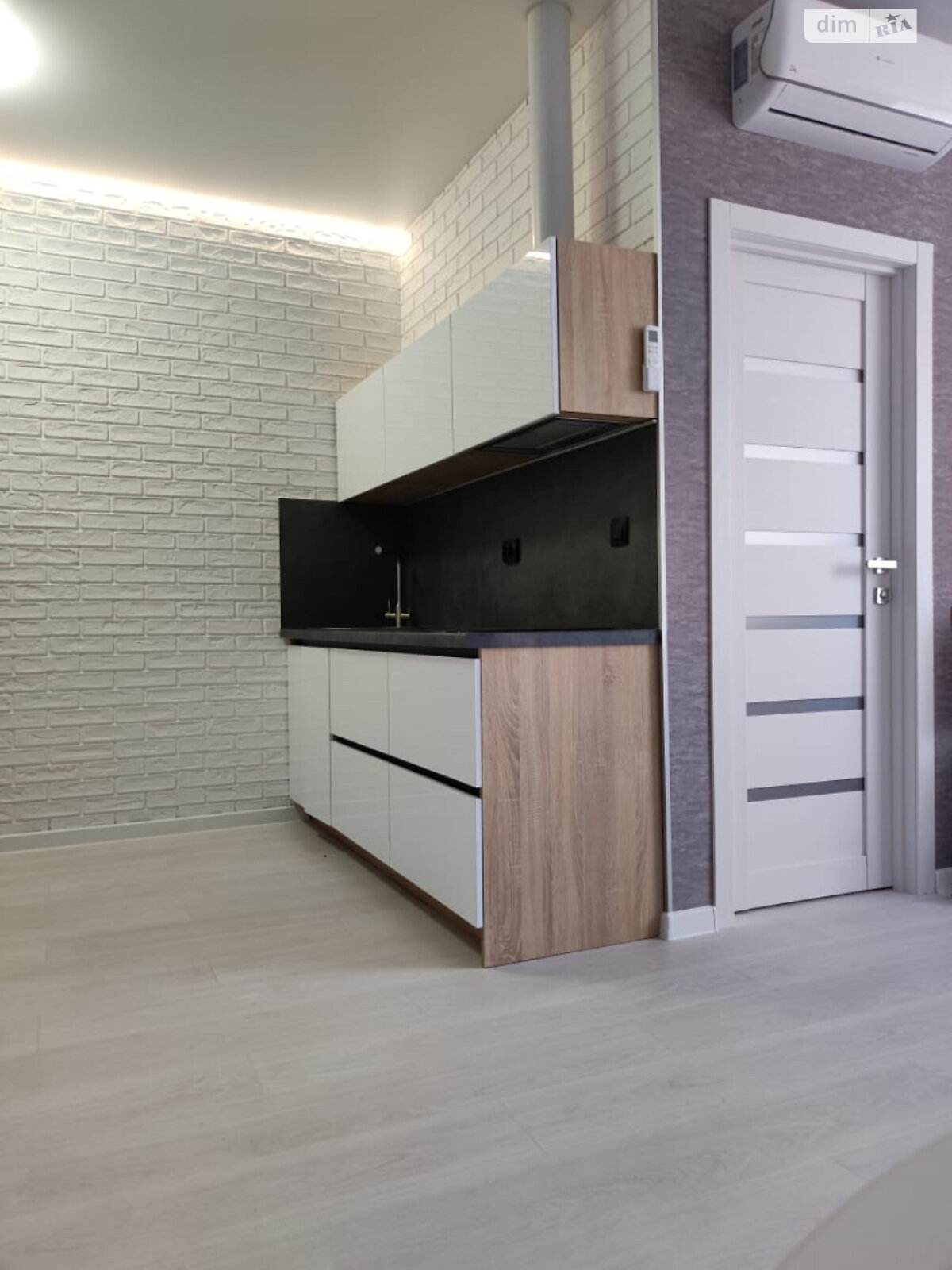 Продажа однокомнатной квартиры в Одессе, на ул. Валерия Самофалова, район Приморский фото 1 Продажа однокомнатной квартиры в Одессе, на ул. Валерия Самофалова, район Приморский фото 1