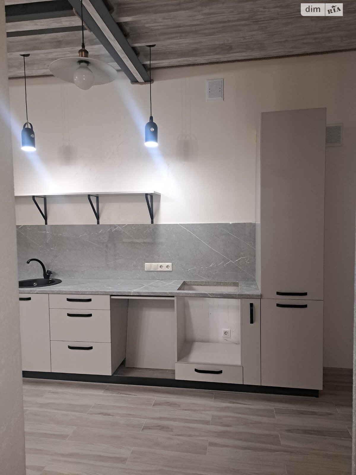Продажа двухкомнатной квартиры в Одессе, на ул. Канатная, район Приморский фото 1 Продажа двухкомнатной квартиры в Одессе, на ул. Канатная, район Приморский фото 1