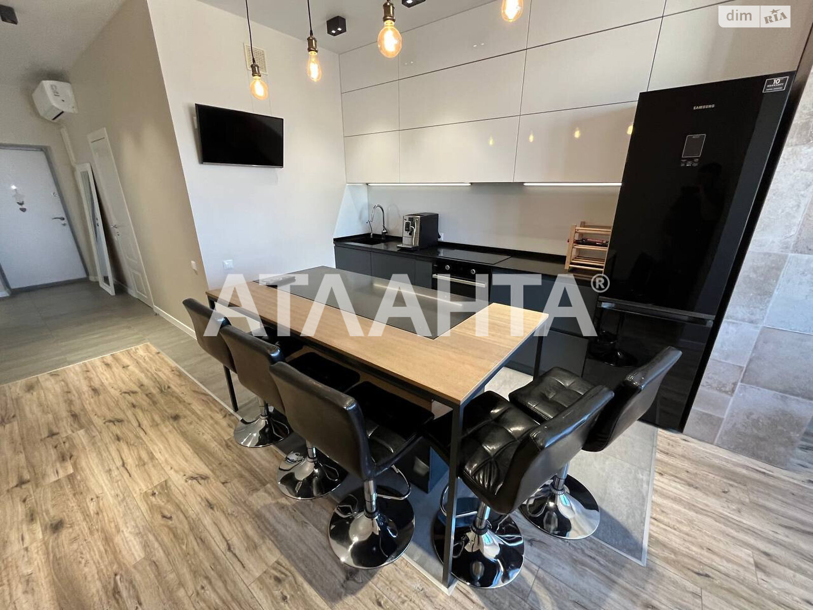 Продажа трехкомнатной квартиры в Одессе, на ул. Канатная, район Приморский фото 1 Продажа трехкомнатной квартиры в Одессе, на ул. Канатная, район Приморский фото 1