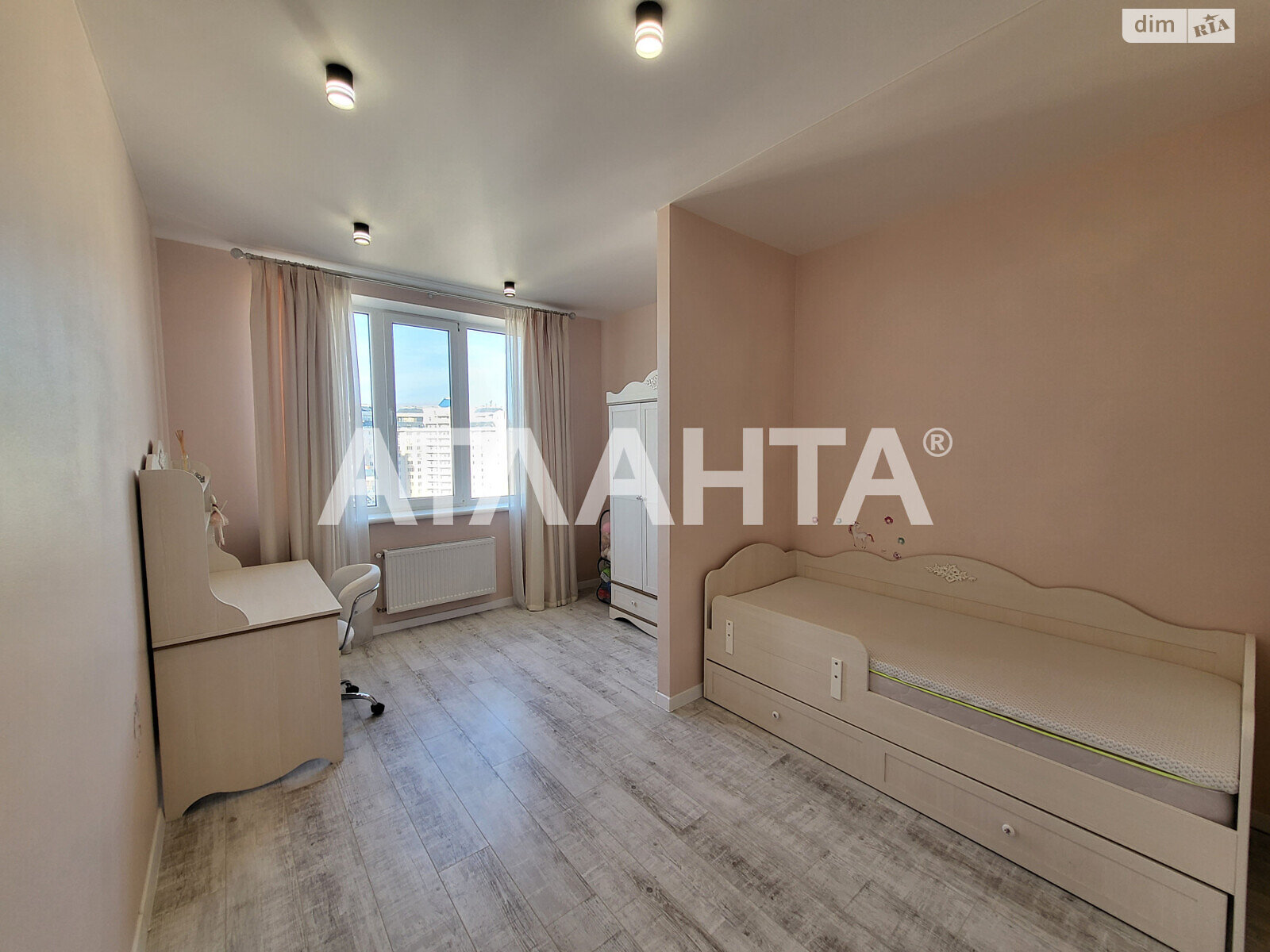 Продажа трехкомнатной квартиры в Одессе, на ул. Канатная, район Приморский фото 1 Продажа трехкомнатной квартиры в Одессе, на ул. Канатная, район Приморский фото 1