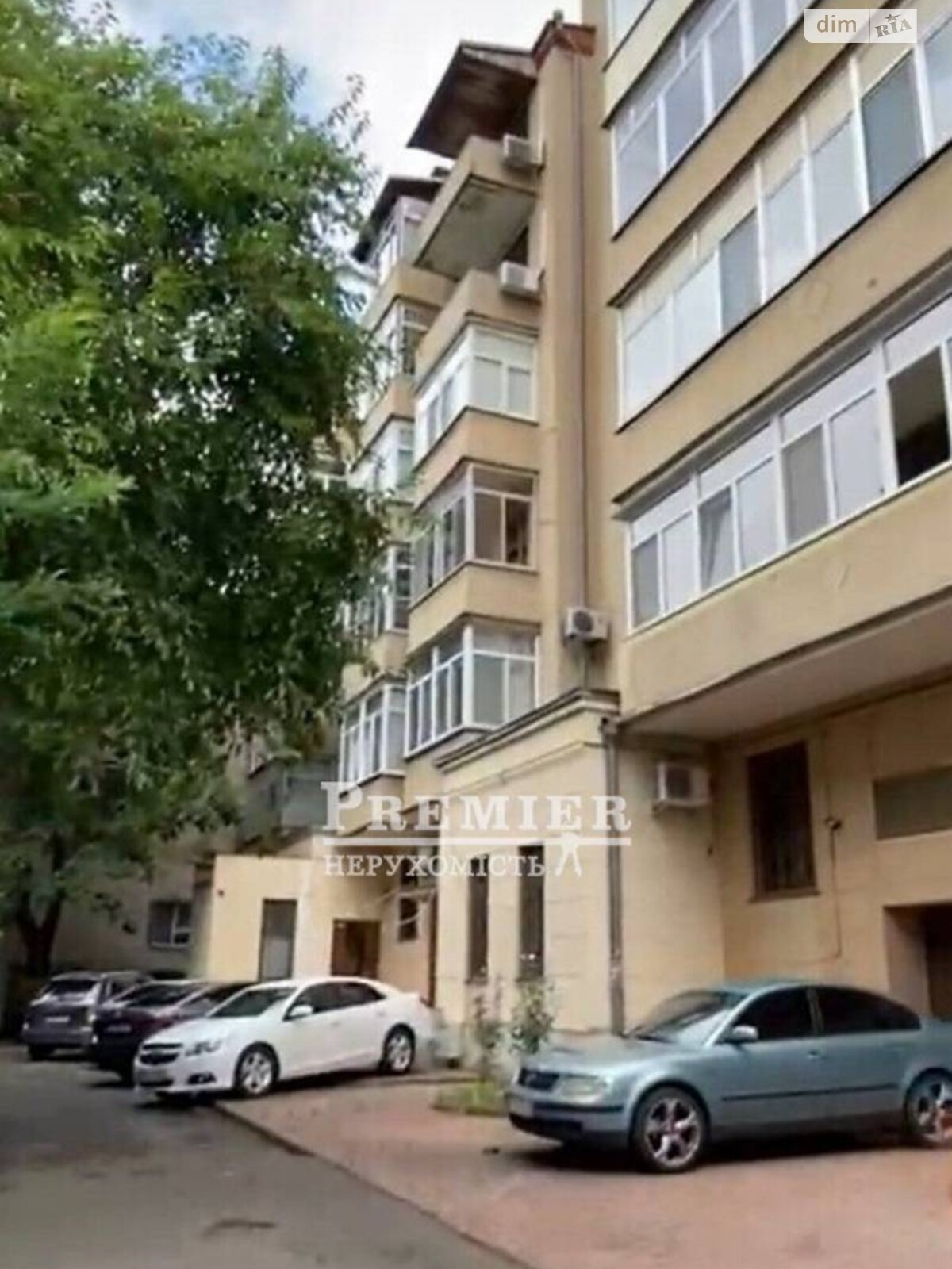 Продажа четырехкомнатной квартиры в Одессе, на ул. Карантинная, район Приморский фото 1 Продажа четырехкомнатной квартиры в Одессе, на ул. Карантинная, район Приморский фото 1