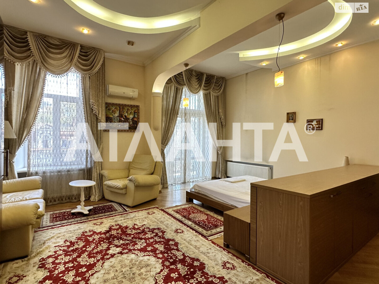 Продаж п`ятикімнатної квартири в Одесі, на вул. Катерининська, район Приморський фото 1 Продаж п`ятикімнатної квартири в Одесі, на вул. Катерининська, район Приморський фото 1