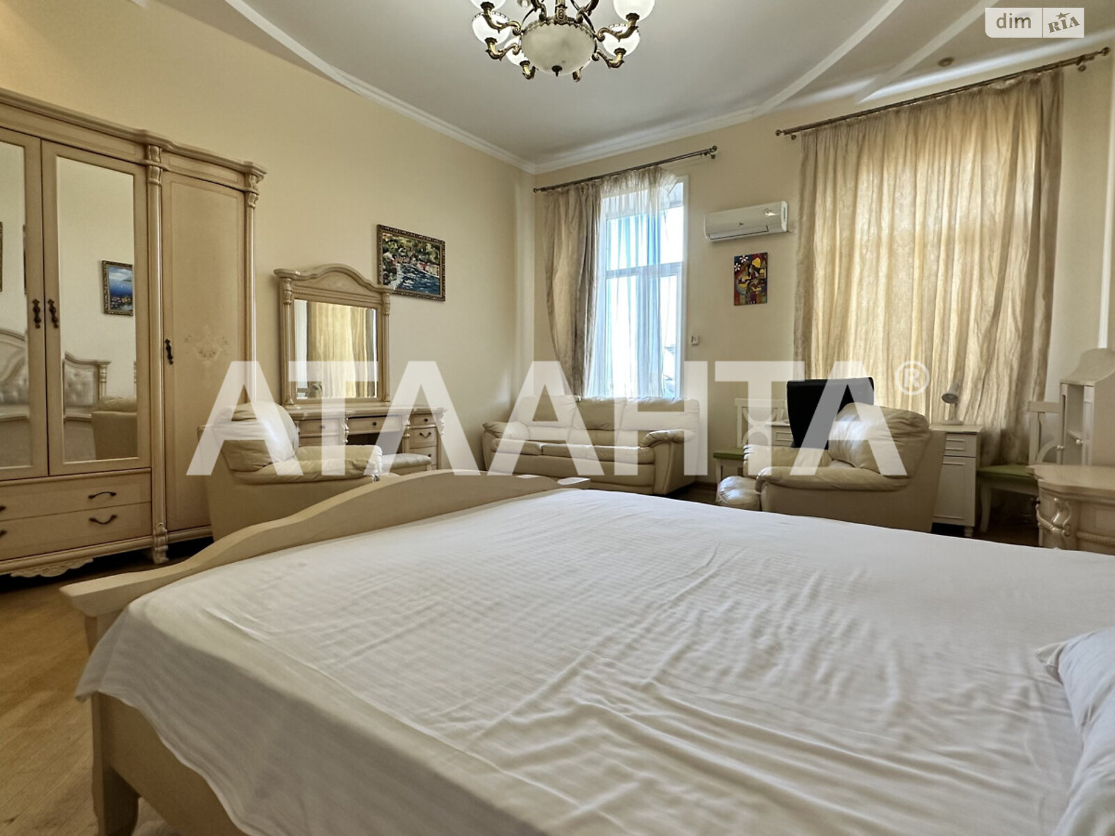 Продаж п`ятикімнатної квартири в Одесі, на вул. Катерининська, район Приморський фото 1 Продаж п`ятикімнатної квартири в Одесі, на вул. Катерининська, район Приморський фото 1