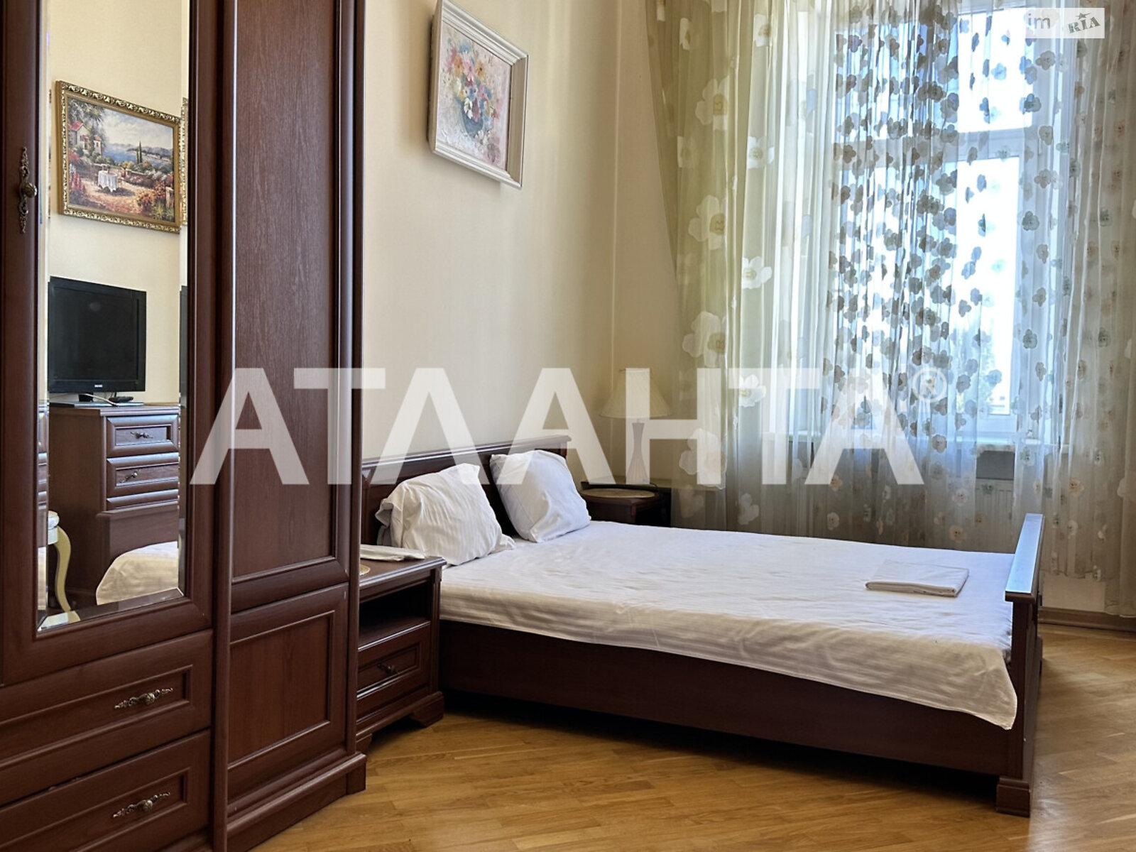 Продаж п`ятикімнатної квартири в Одесі, на вул. Катерининська, район Приморський фото 1 Продаж п`ятикімнатної квартири в Одесі, на вул. Катерининська, район Приморський фото 1