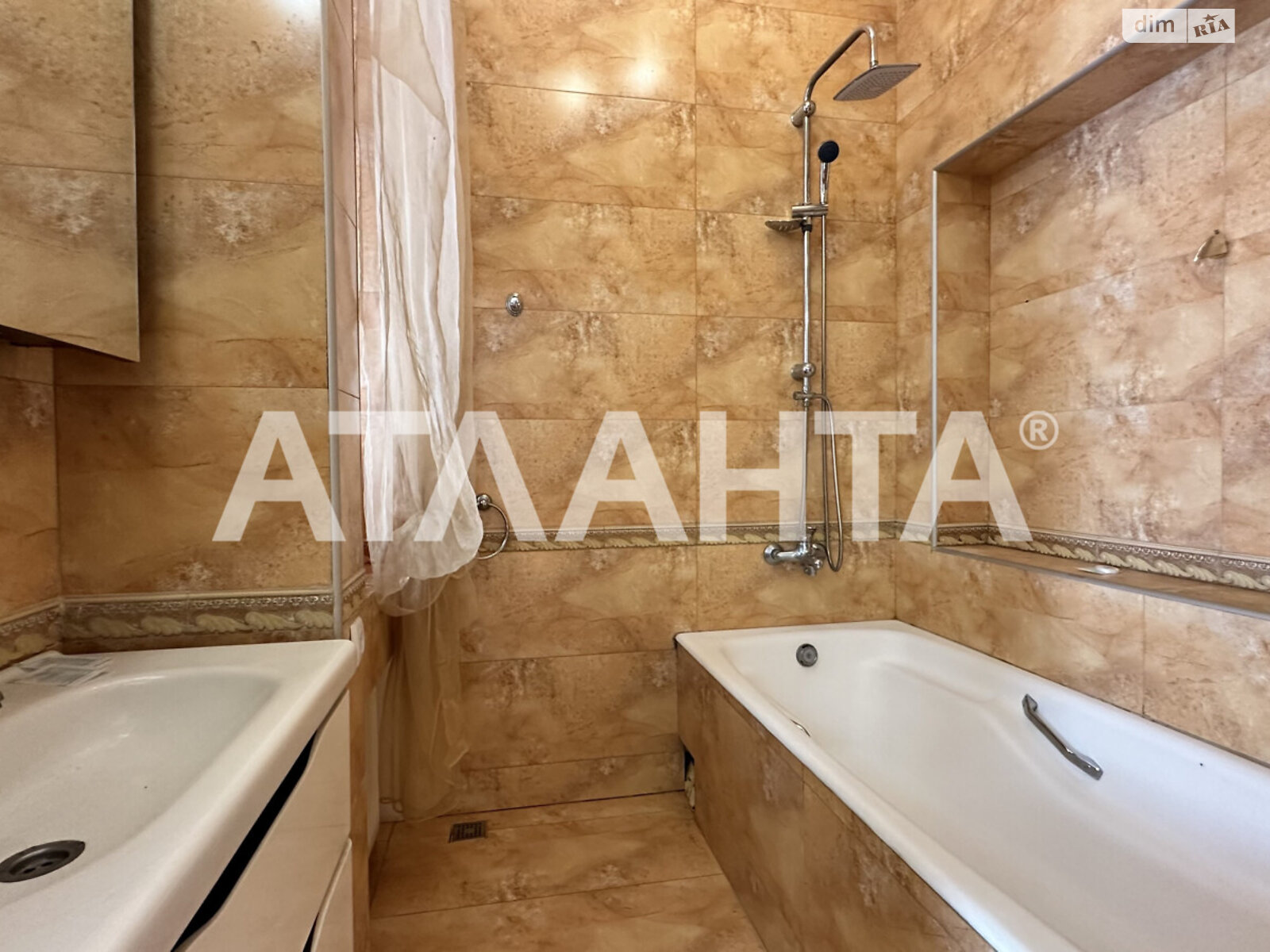 Продаж п`ятикімнатної квартири в Одесі, на вул. Катерининська, район Приморський фото 1 Продаж п`ятикімнатної квартири в Одесі, на вул. Катерининська, район Приморський фото 1