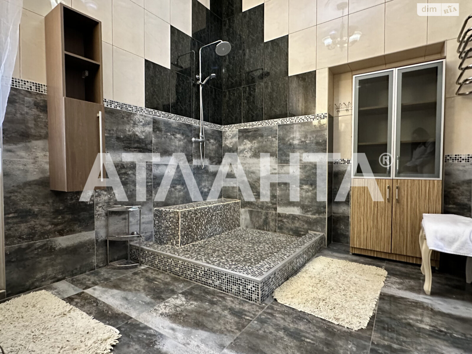 Продаж п`ятикімнатної квартири в Одесі, на вул. Катерининська, район Приморський фото 1 Продаж п`ятикімнатної квартири в Одесі, на вул. Катерининська, район Приморський фото 1