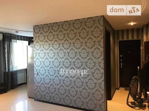 Продажа трехкомнатной квартиры в Одессе, на ул. Романа Кармена район Приморский фото 1 Продажа трехкомнатной квартиры в Одессе, на ул. Романа Кармена район Приморский фото 1