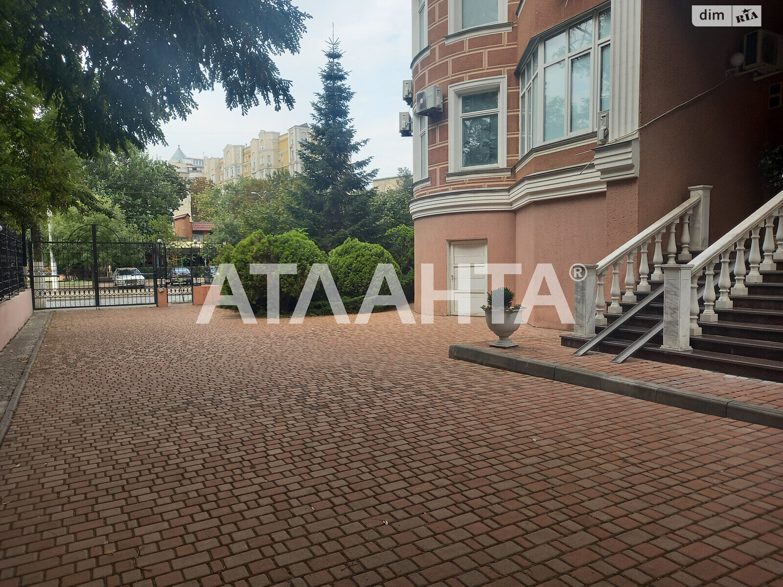 Продажа четырехкомнатной квартиры в Одессе, на пер. Каркашадзе 9, район Приморский фото 1 Продажа четырехкомнатной квартиры в Одессе, на пер. Каркашадзе 9, район Приморский фото 1