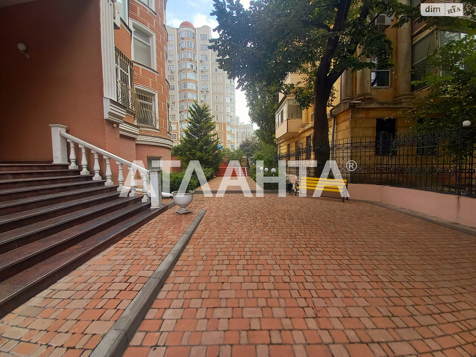 Продажа четырехкомнатной квартиры в Одессе, на пер. Каркашадзе 9, район Приморский фото 1 Продажа четырехкомнатной квартиры в Одессе, на пер. Каркашадзе 9, район Приморский фото 1