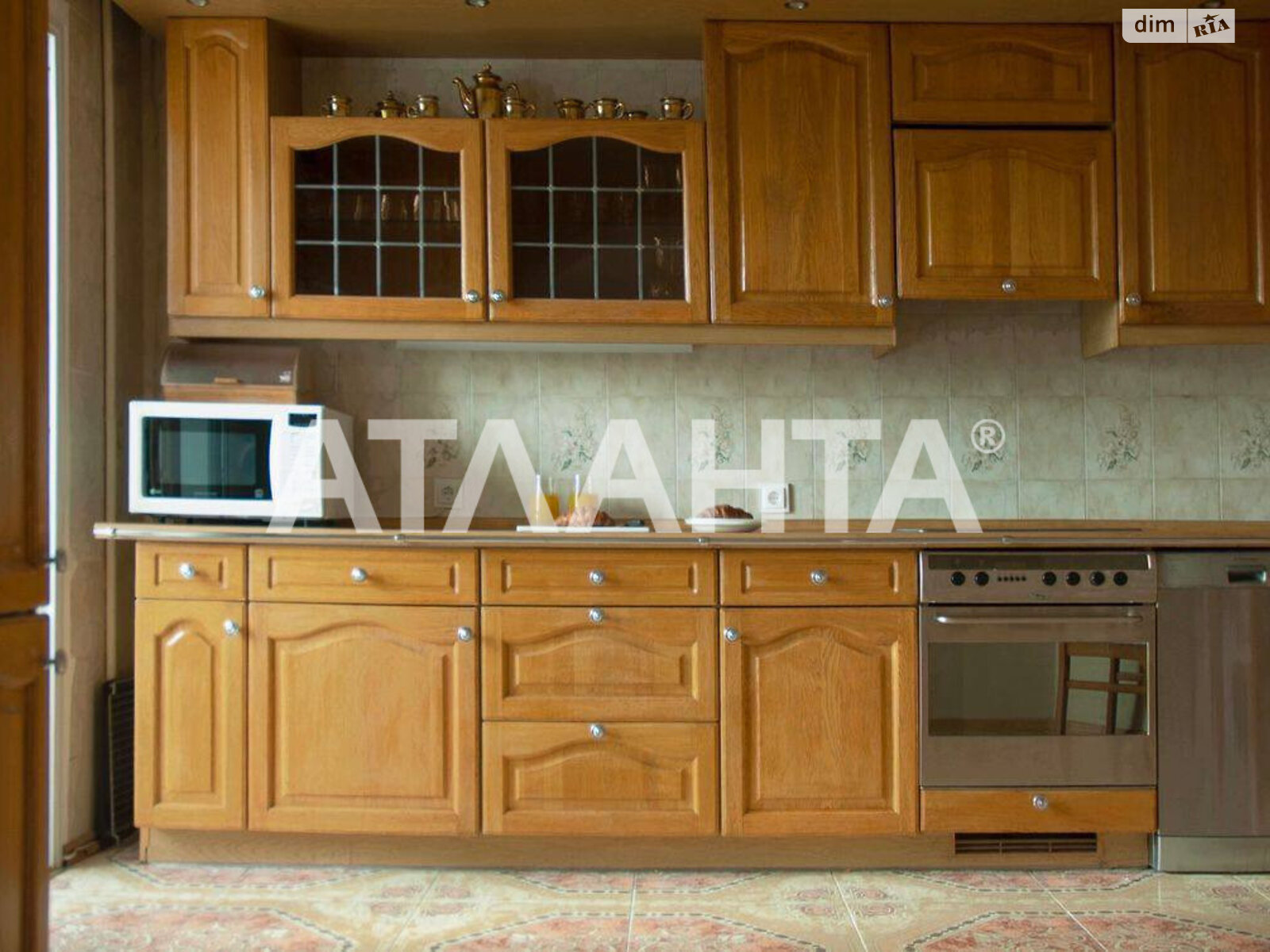 Продажа четырехкомнатной квартиры в Одессе, на пер. Клубничный, район Приморский фото 1 Продажа четырехкомнатной квартиры в Одессе, на пер. Клубничный, район Приморский фото 1