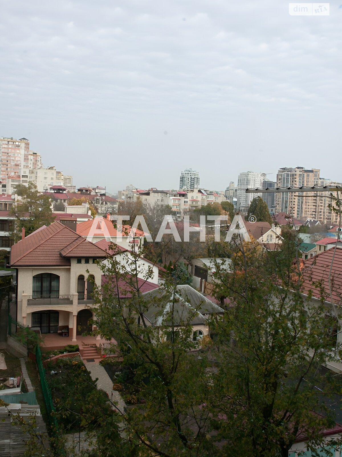 Продажа четырехкомнатной квартиры в Одессе, на пер. Клубничный, район Приморский фото 1 Продажа четырехкомнатной квартиры в Одессе, на пер. Клубничный, район Приморский фото 1