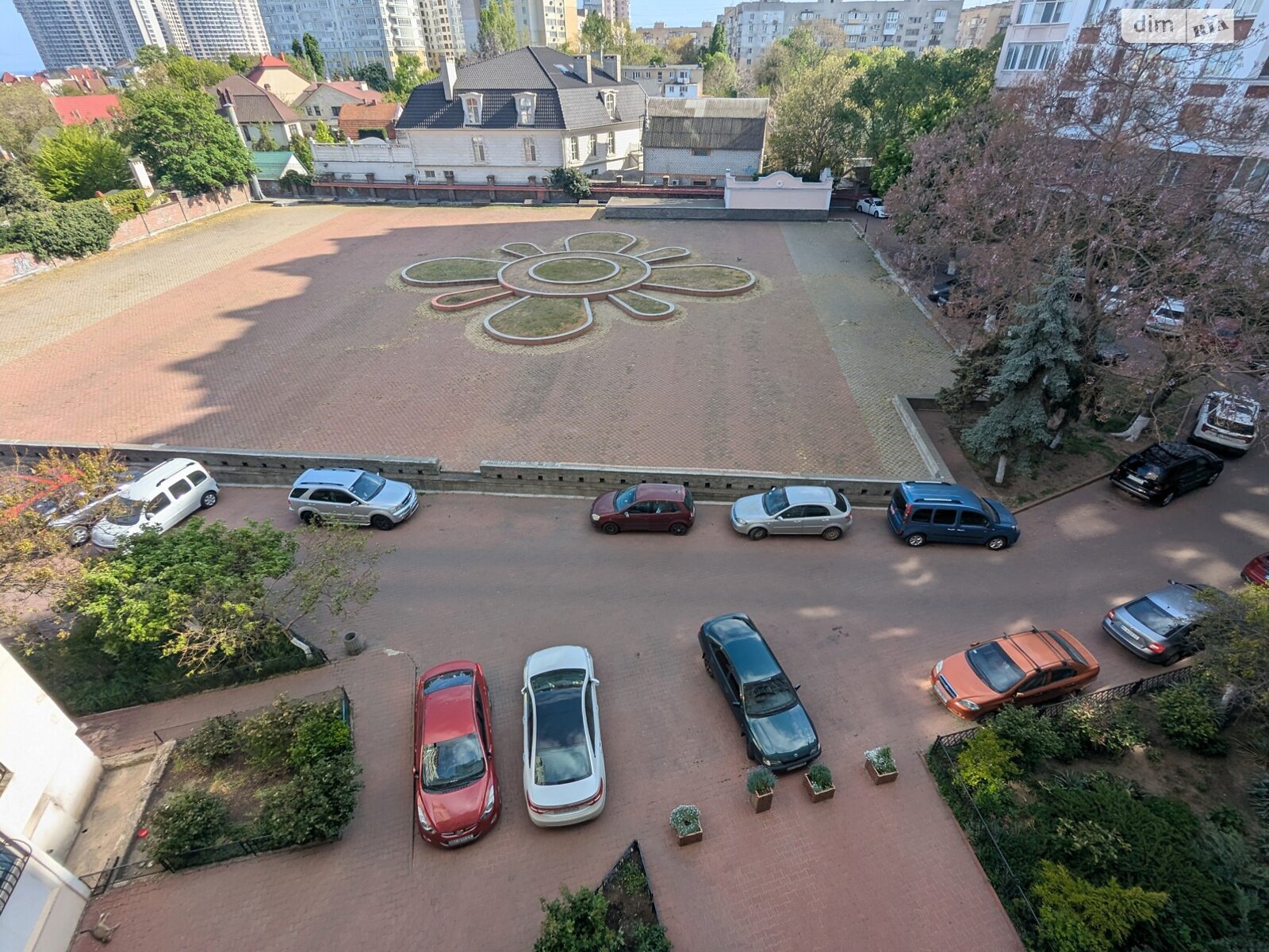 Продажа четырехкомнатной квартиры в Одессе, на пер. Клубничный 31, район Приморский фото 1 Продажа четырехкомнатной квартиры в Одессе, на пер. Клубничный 31, район Приморский фото 1