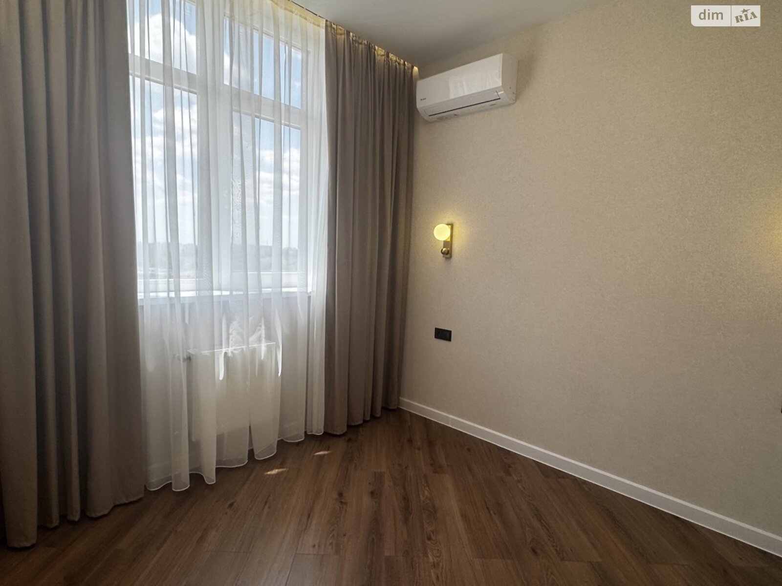 Продажа двухкомнатной квартиры в Одессе, на ул. Краснова 1А, район Приморский фото 1 Продажа двухкомнатной квартиры в Одессе, на ул. Краснова 1А, район Приморский фото 1