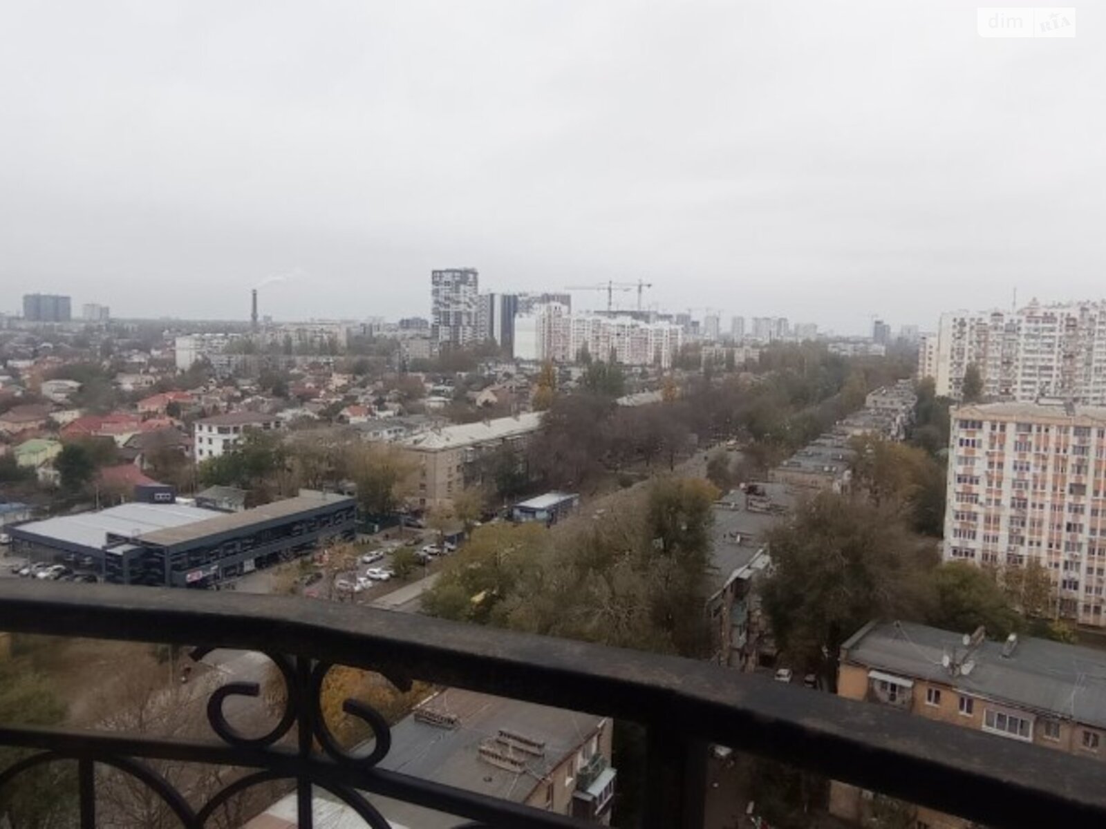 Продаж трикімнатної квартири в Одесі, на пров. Полуничний 24, район Приморський фото 1