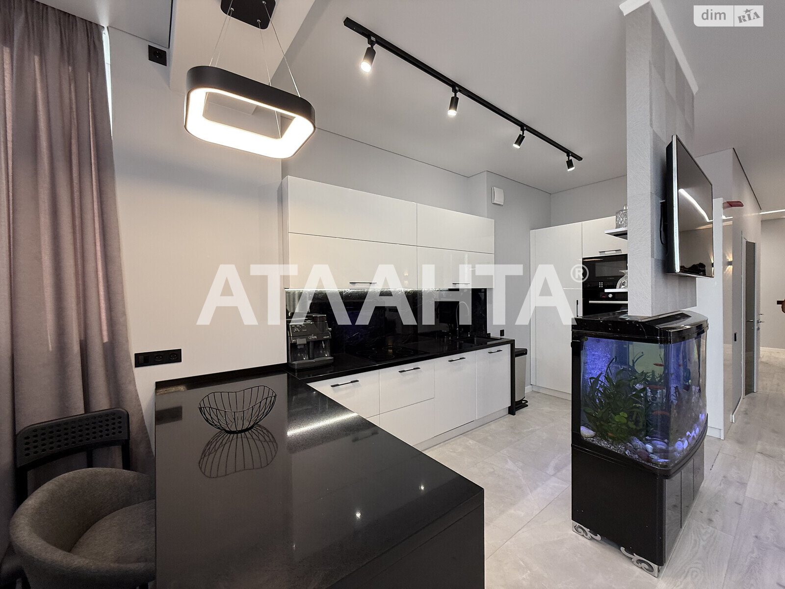 Продажа трехкомнатной квартиры в Одессе, на ул. Армейская 8Б, район Приморский фото 1 Продажа трехкомнатной квартиры в Одессе, на ул. Армейская 8Б, район Приморский фото 1