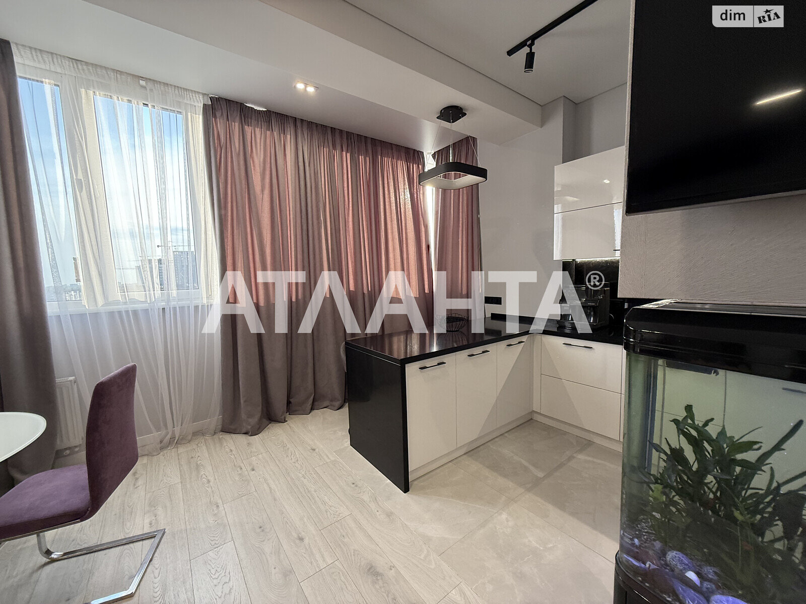 Продажа трехкомнатной квартиры в Одессе, на ул. Армейская 8Б, район Приморский фото 1 Продажа трехкомнатной квартиры в Одессе, на ул. Армейская 8Б, район Приморский фото 1
