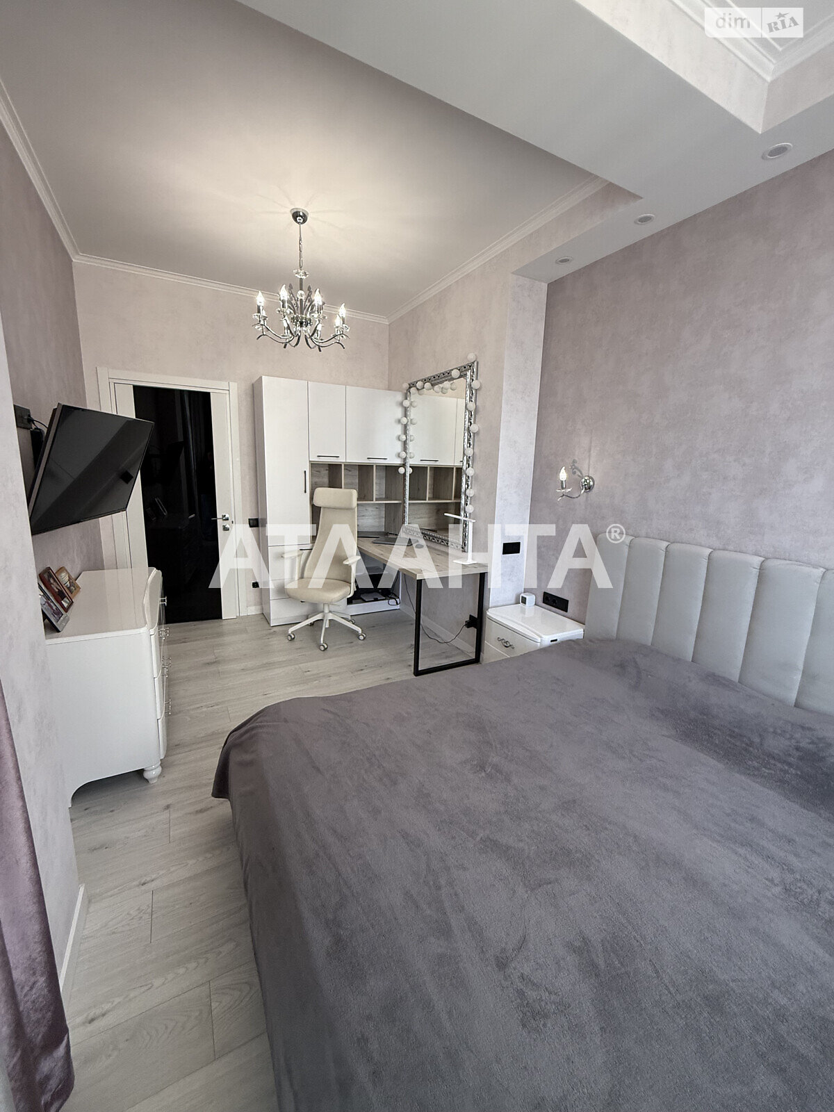 Продажа трехкомнатной квартиры в Одессе, на ул. Армейская 8Б, район Приморский фото 1 Продажа трехкомнатной квартиры в Одессе, на ул. Армейская 8Б, район Приморский фото 1