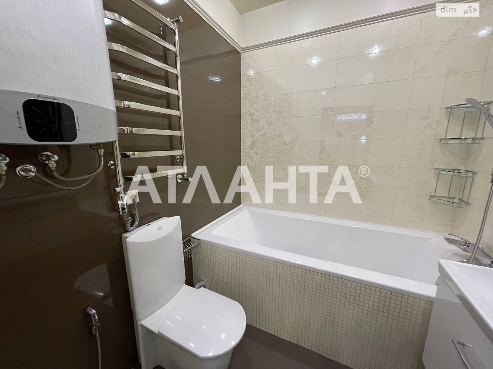 Продаж трикімнатної квартири в Одесі, на вул. Незалежності 11/2, район Приморський фото 1 Продаж трикімнатної квартири в Одесі, на вул. Незалежності 11/2, район Приморський фото 1